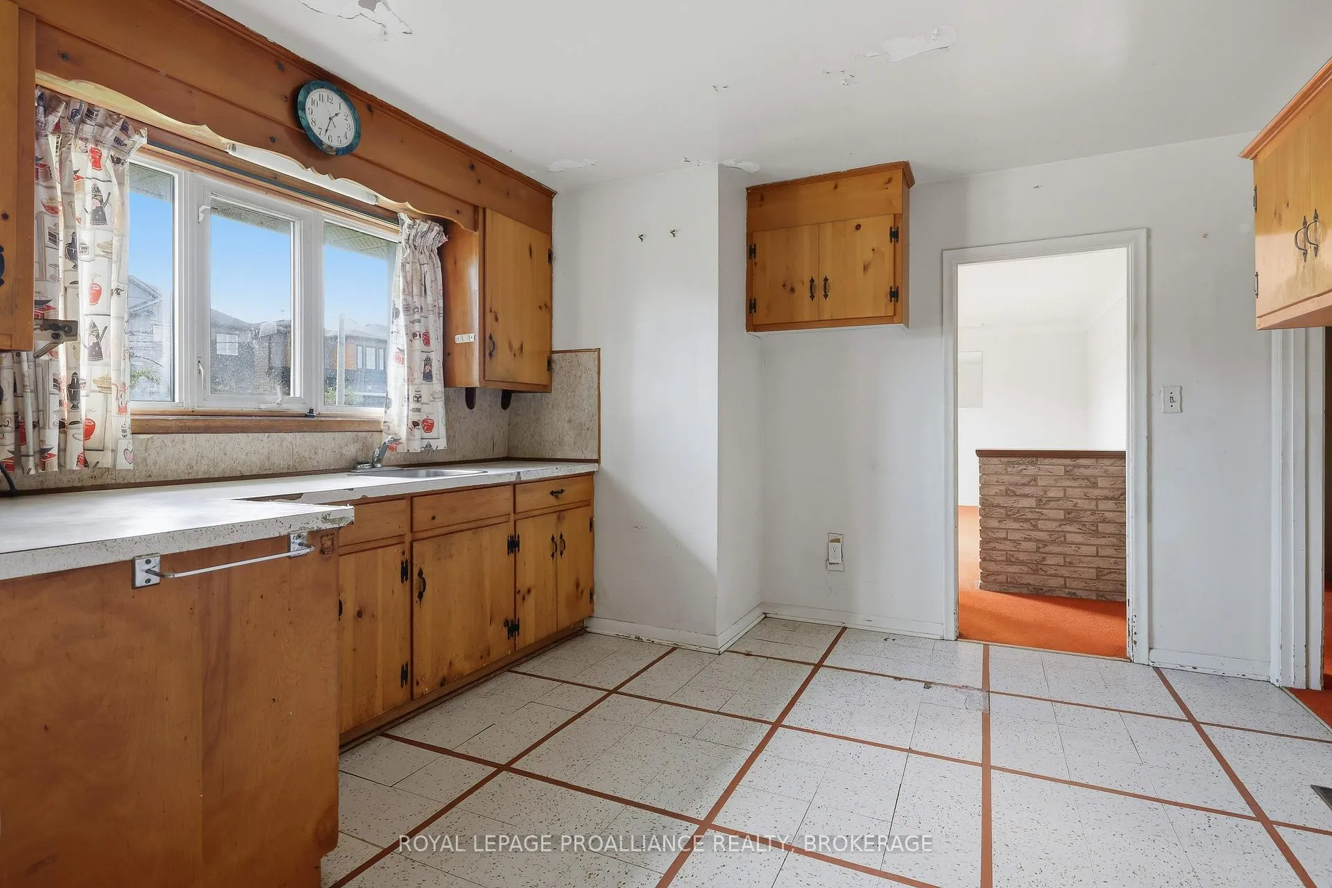 Photo 7 of 15 Park Crescent, Loyalist, Amherstview — HOMEH