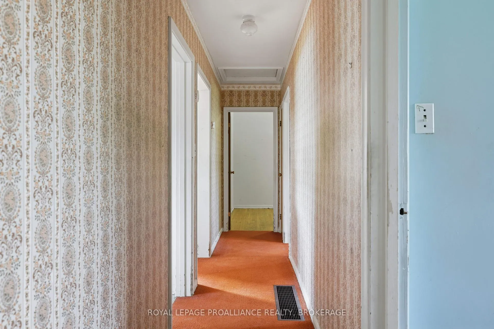 Photo 8 of 15 Park Crescent, Loyalist, Amherstview — HOMEH