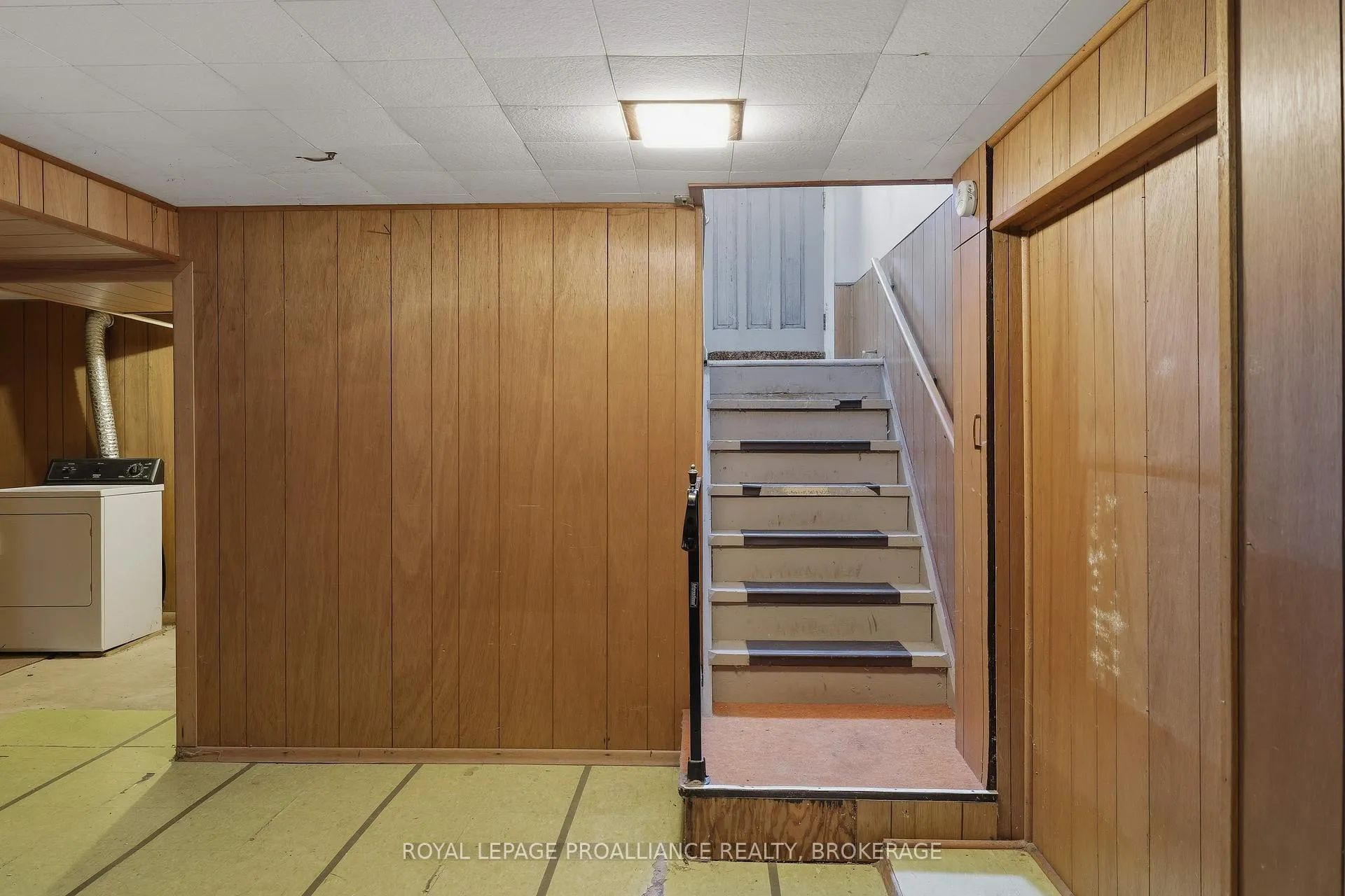 Photo 13 of 15 Park Crescent, Loyalist, Amherstview — HOMEH