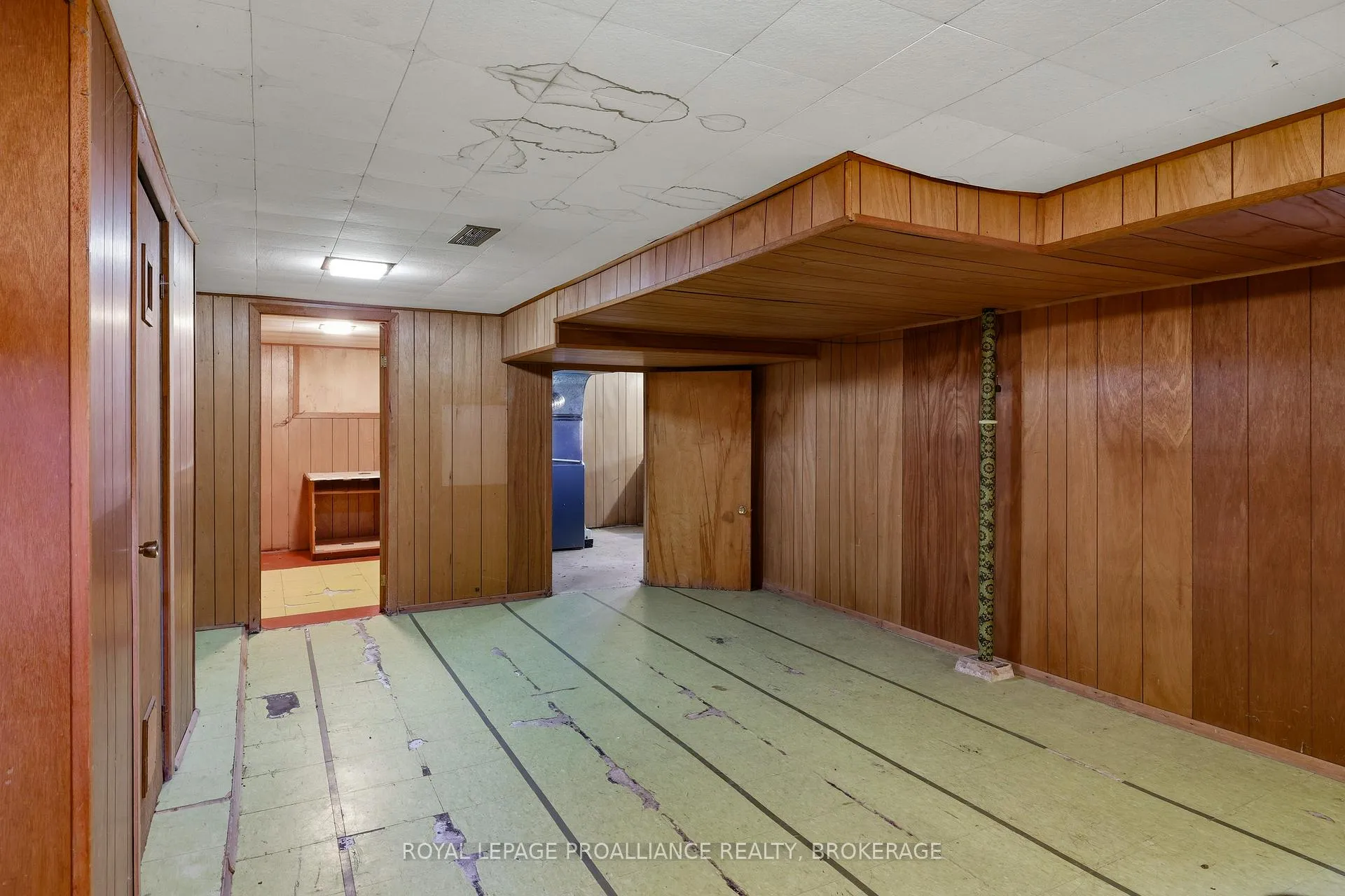 Photo 14 of 15 Park Crescent, Loyalist, Amherstview — HOMEH