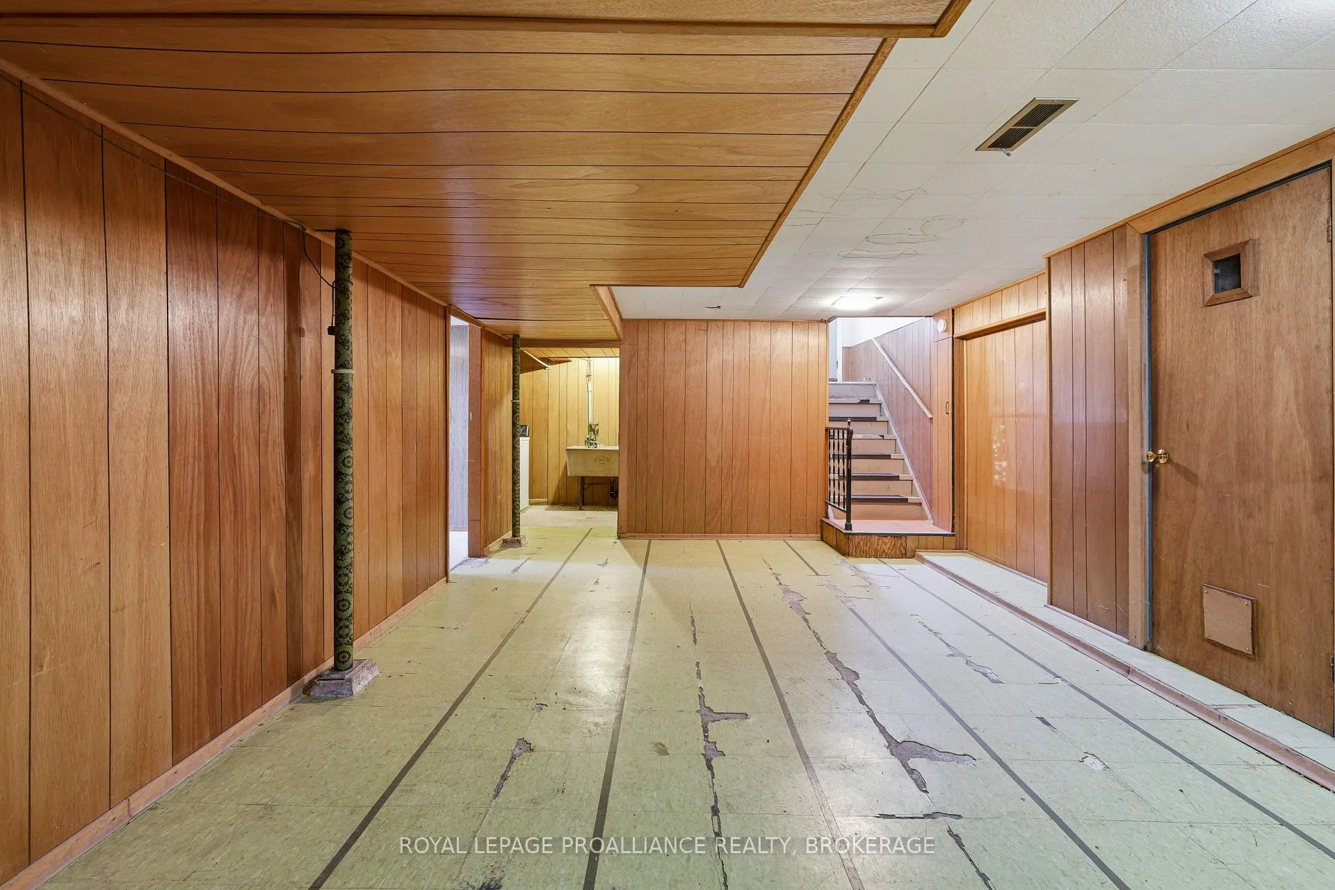 Photo 15 of 15 Park Crescent, Loyalist, Amherstview — HOMEH