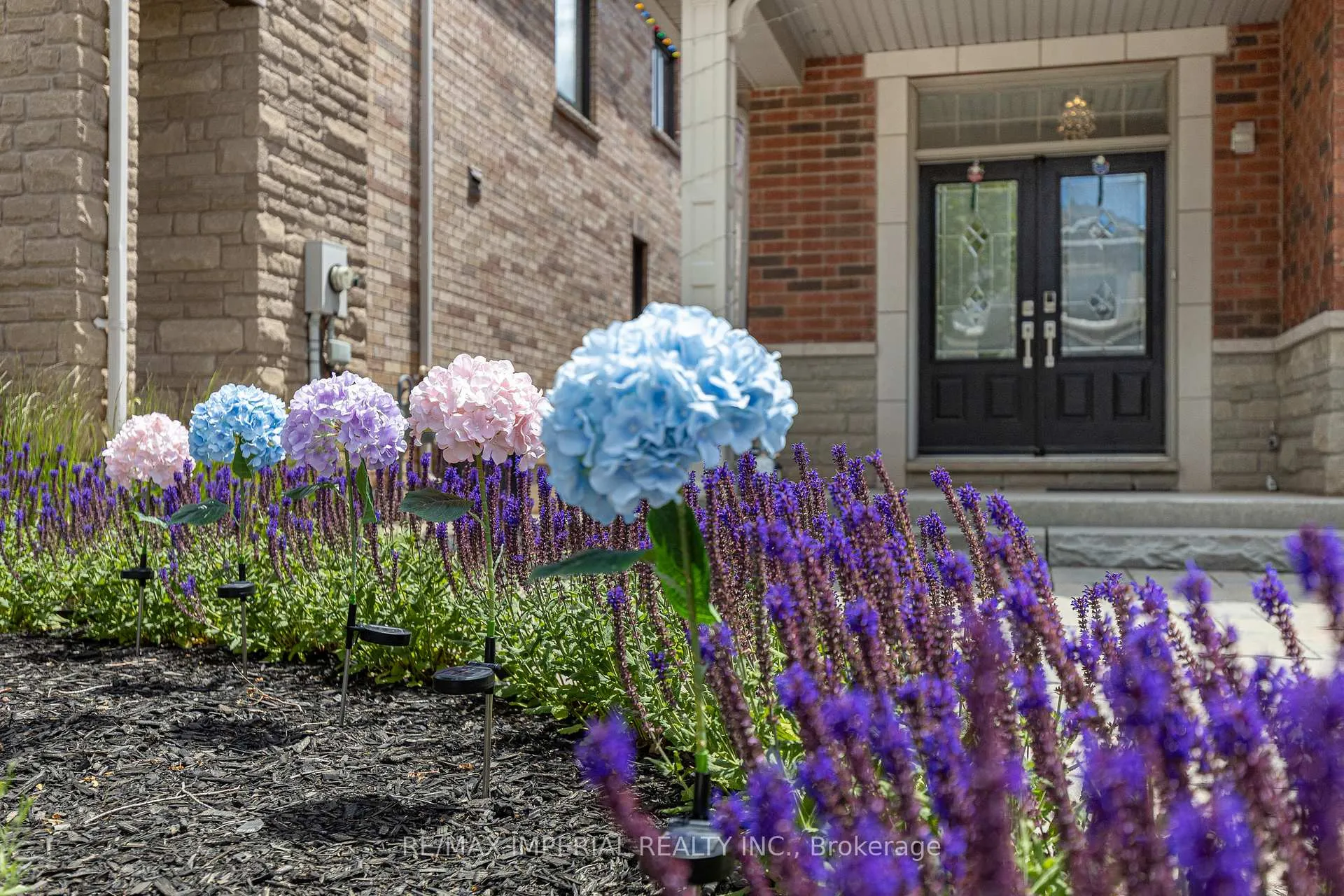Photo 3 of 2462 Kwinter Road, Oakville, Westmount — HOMEH