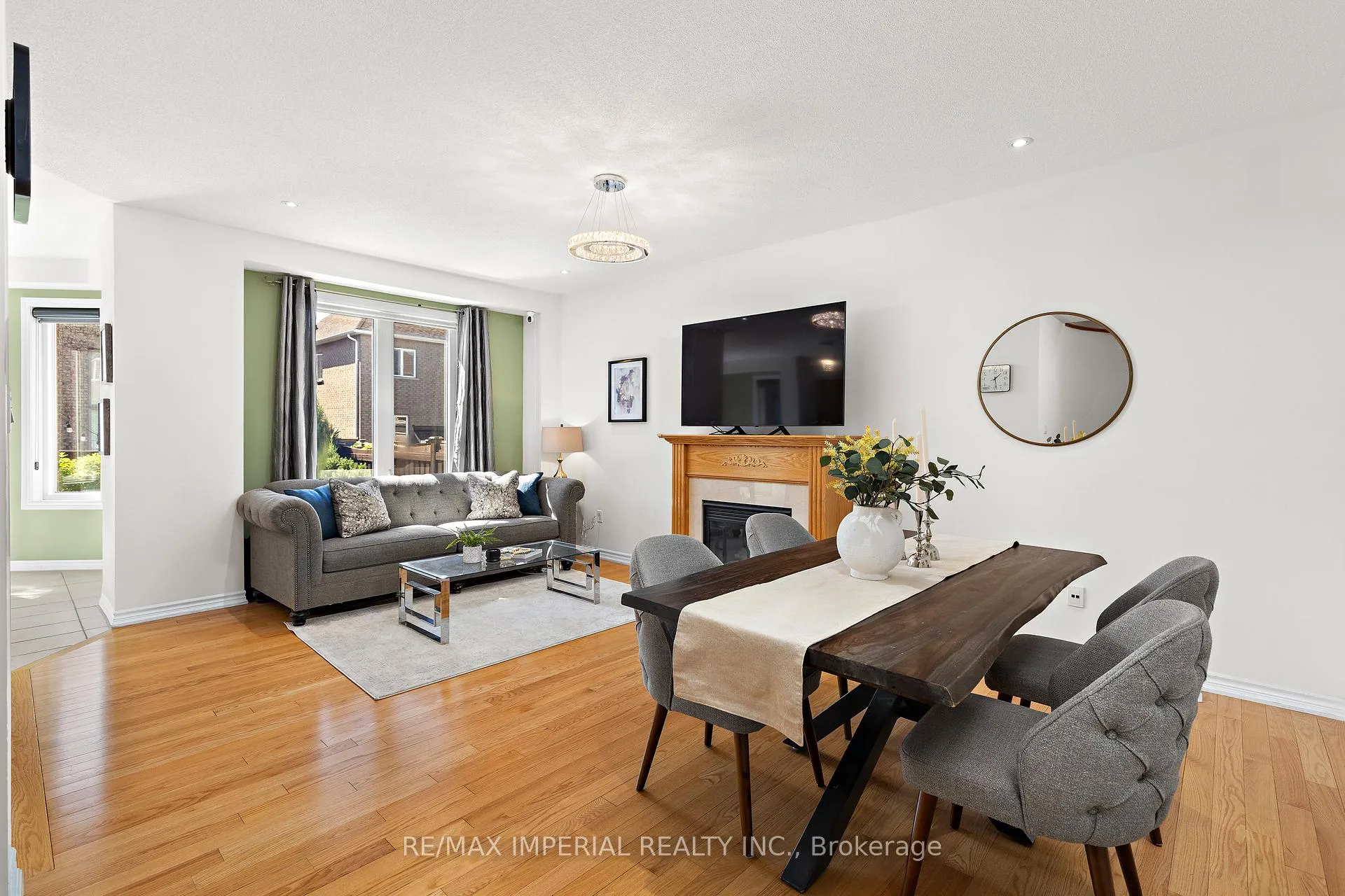 Photo 5 of 2462 Kwinter Road, Oakville, Westmount — HOMEH