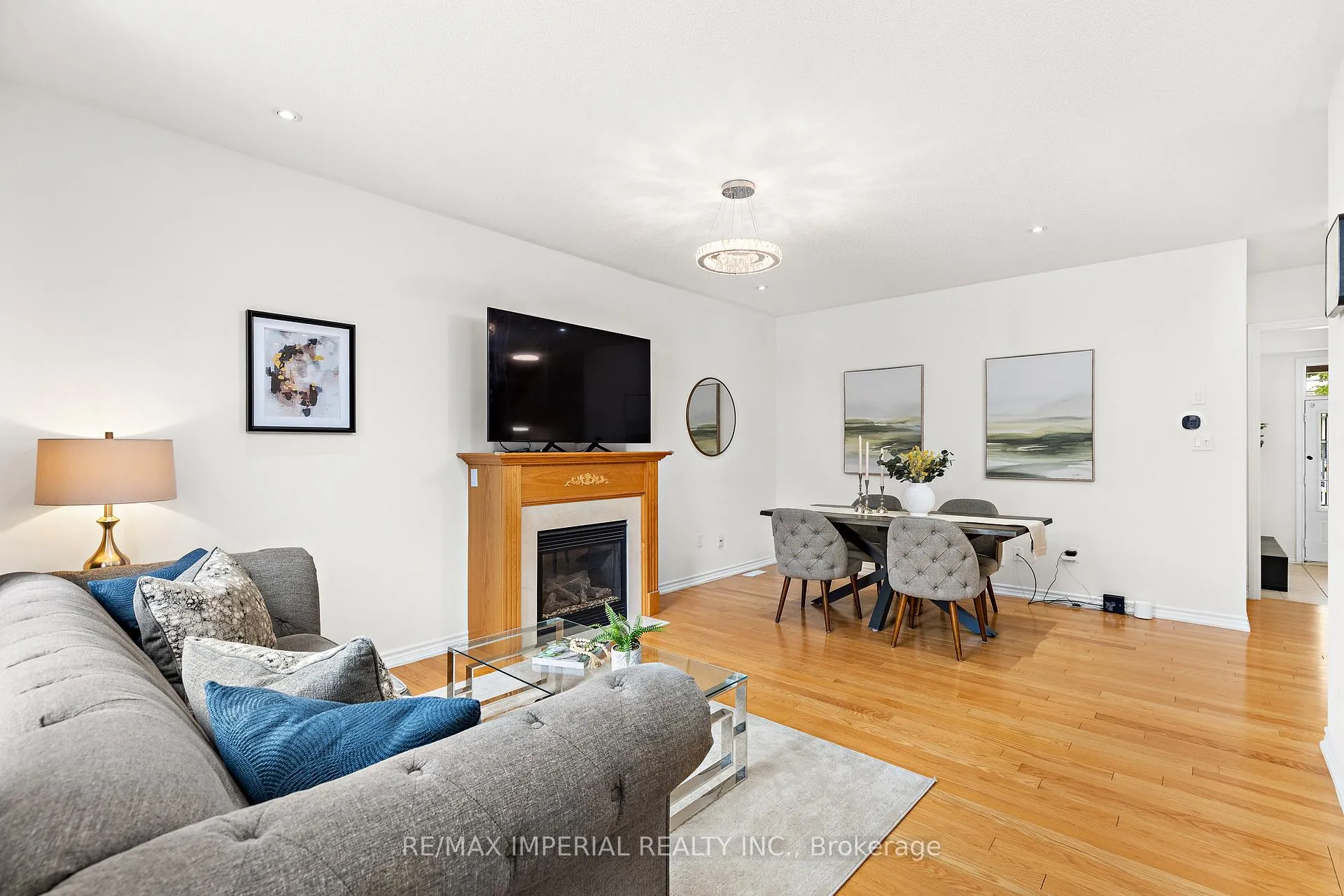 Photo 12 of 2462 Kwinter Road, Oakville, Westmount — HOMEH