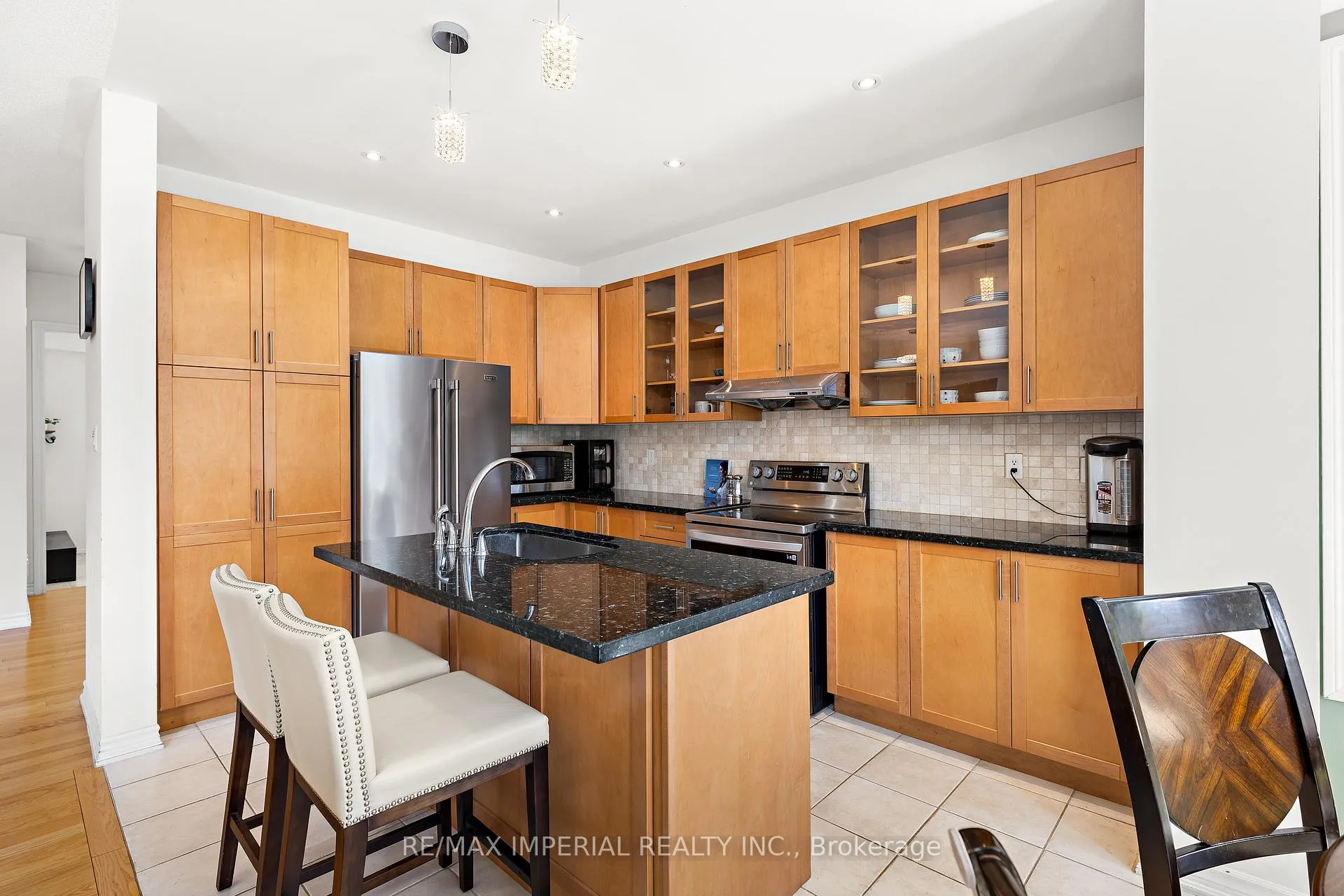 Photo 17 of 2462 Kwinter Road, Oakville, Westmount — HOMEH