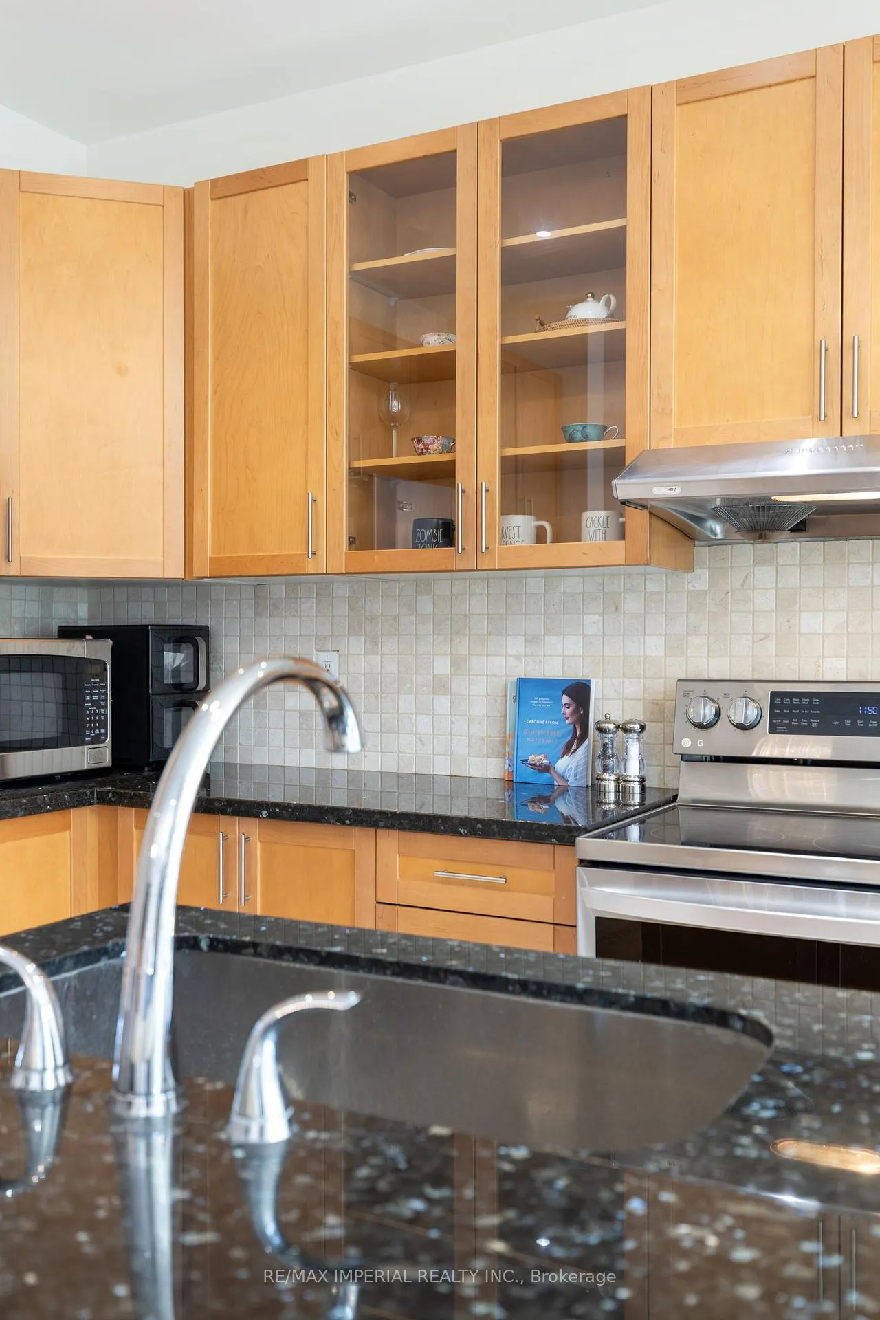 Photo 19 of 2462 Kwinter Road, Oakville, Westmount — HOMEH
