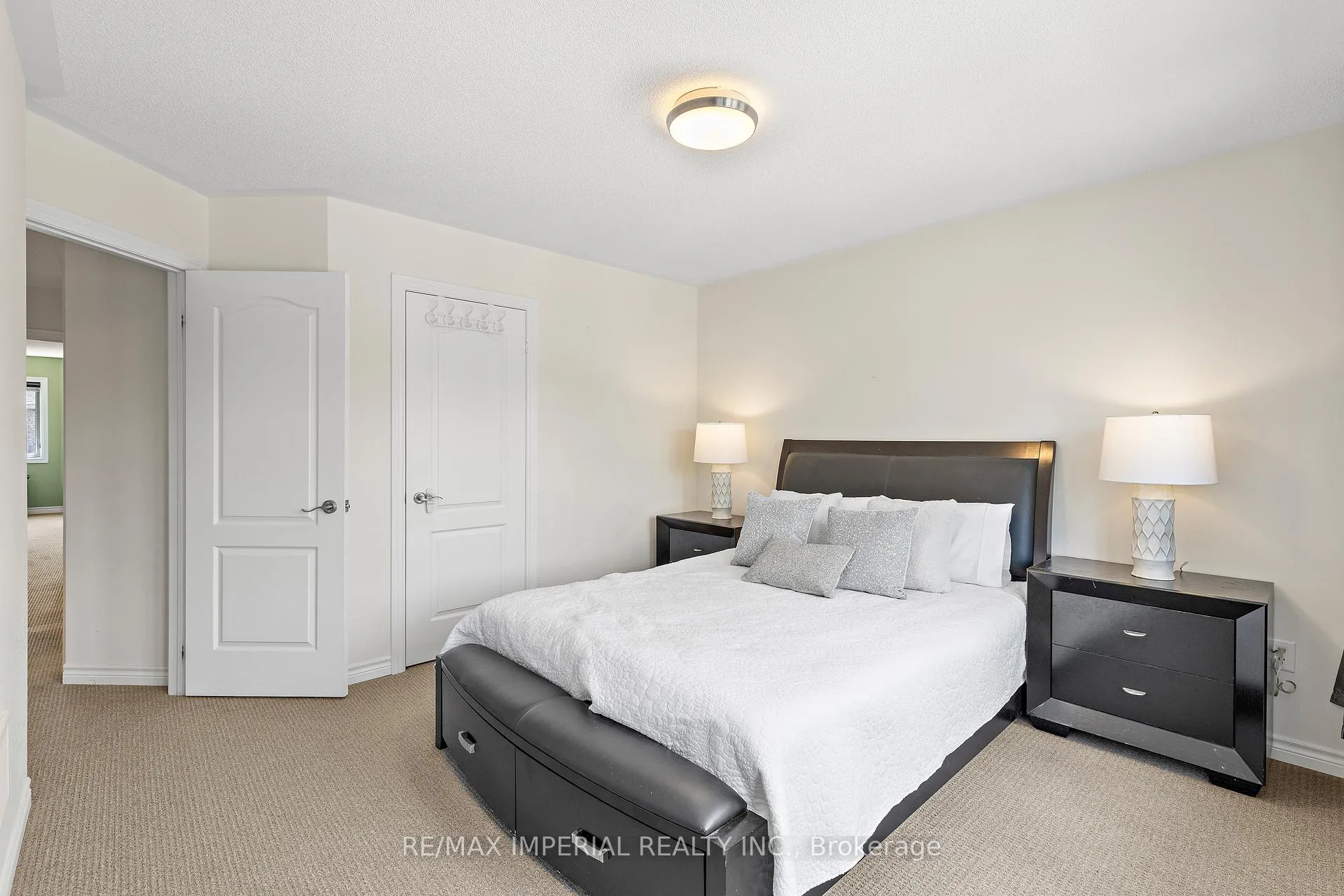 Photo 29 of 2462 Kwinter Road, Oakville, Westmount — HOMEH