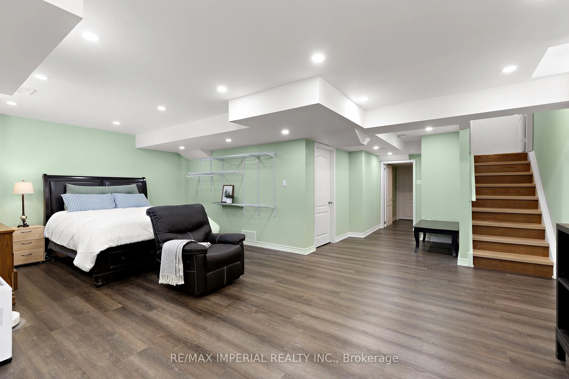 Photo 36 of 2462 Kwinter Road, Oakville, Westmount — HOMEH