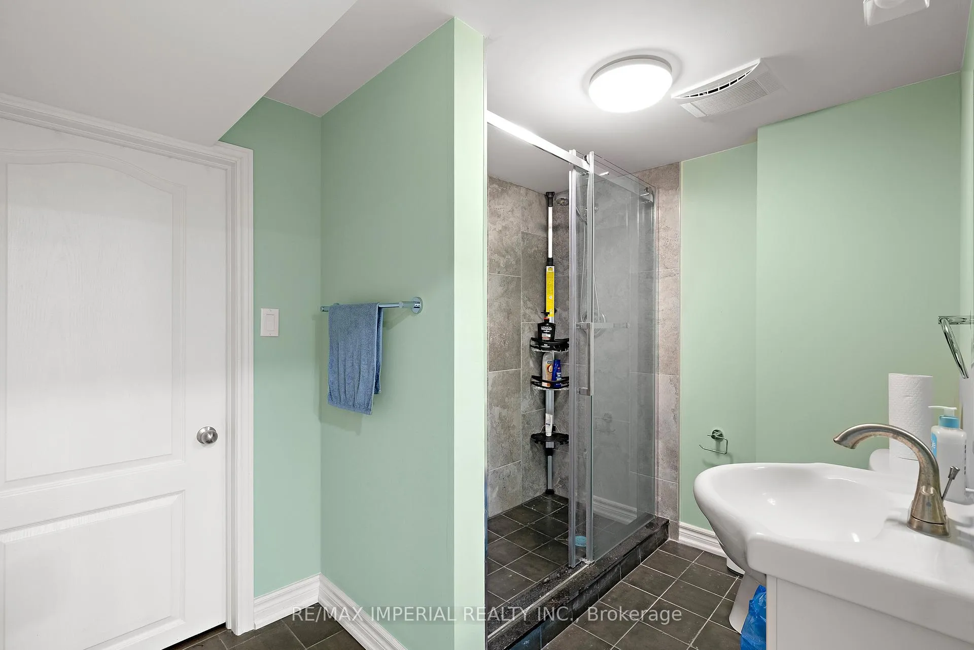 Photo 38 of 2462 Kwinter Road, Oakville, Westmount — HOMEH