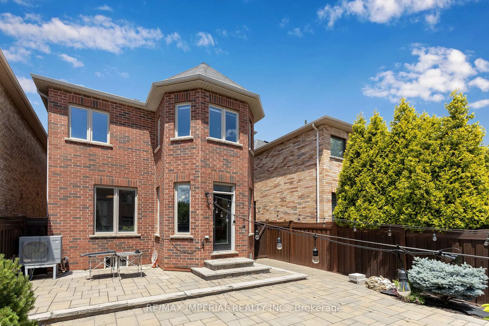 Photo 41 of 2462 Kwinter Road, Oakville, Westmount — HOMEH