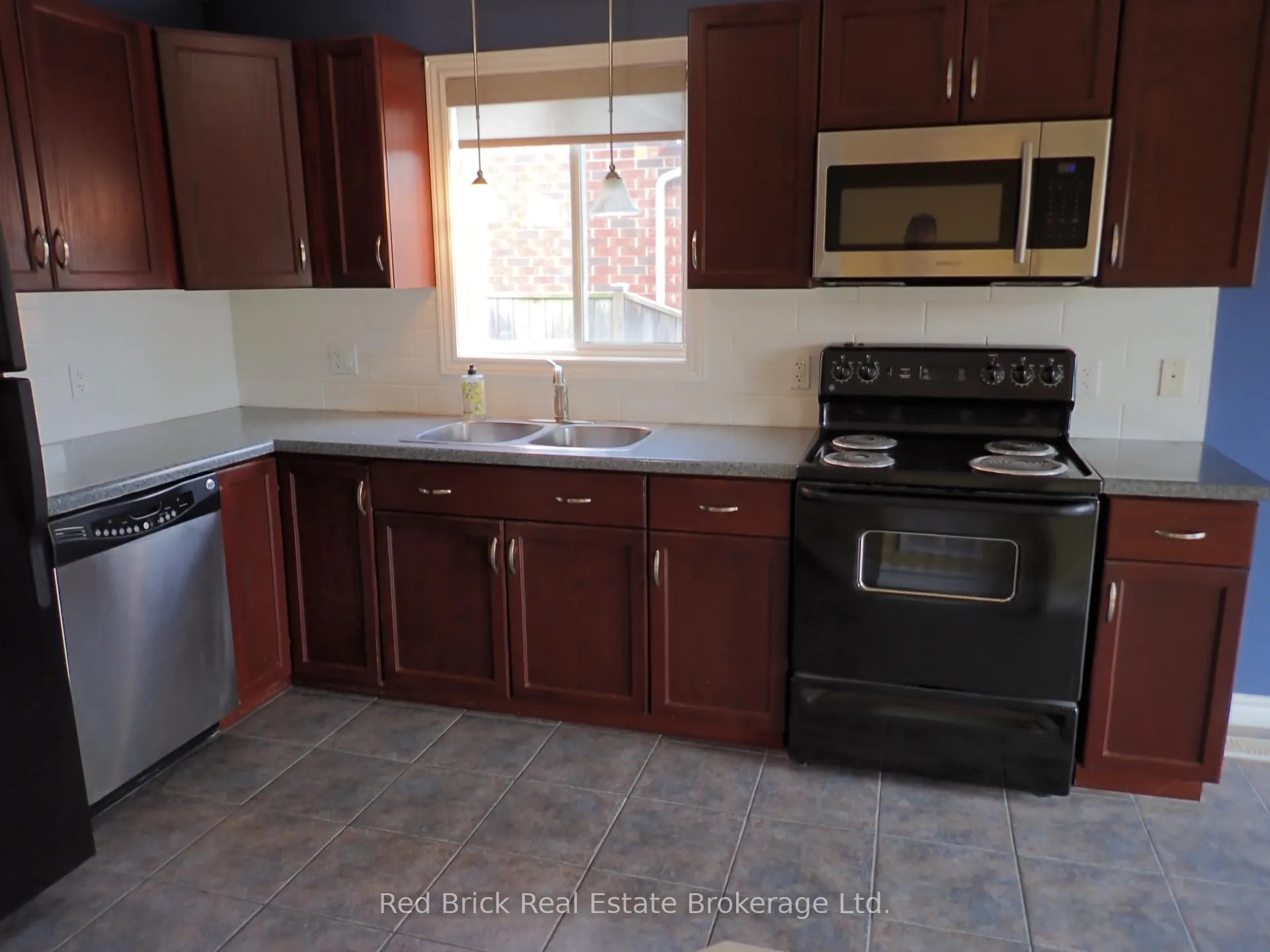 Photo 3 of Unit Upper, 77 Summit Ridge Drive, Guelph, Grange Road — HOMEH