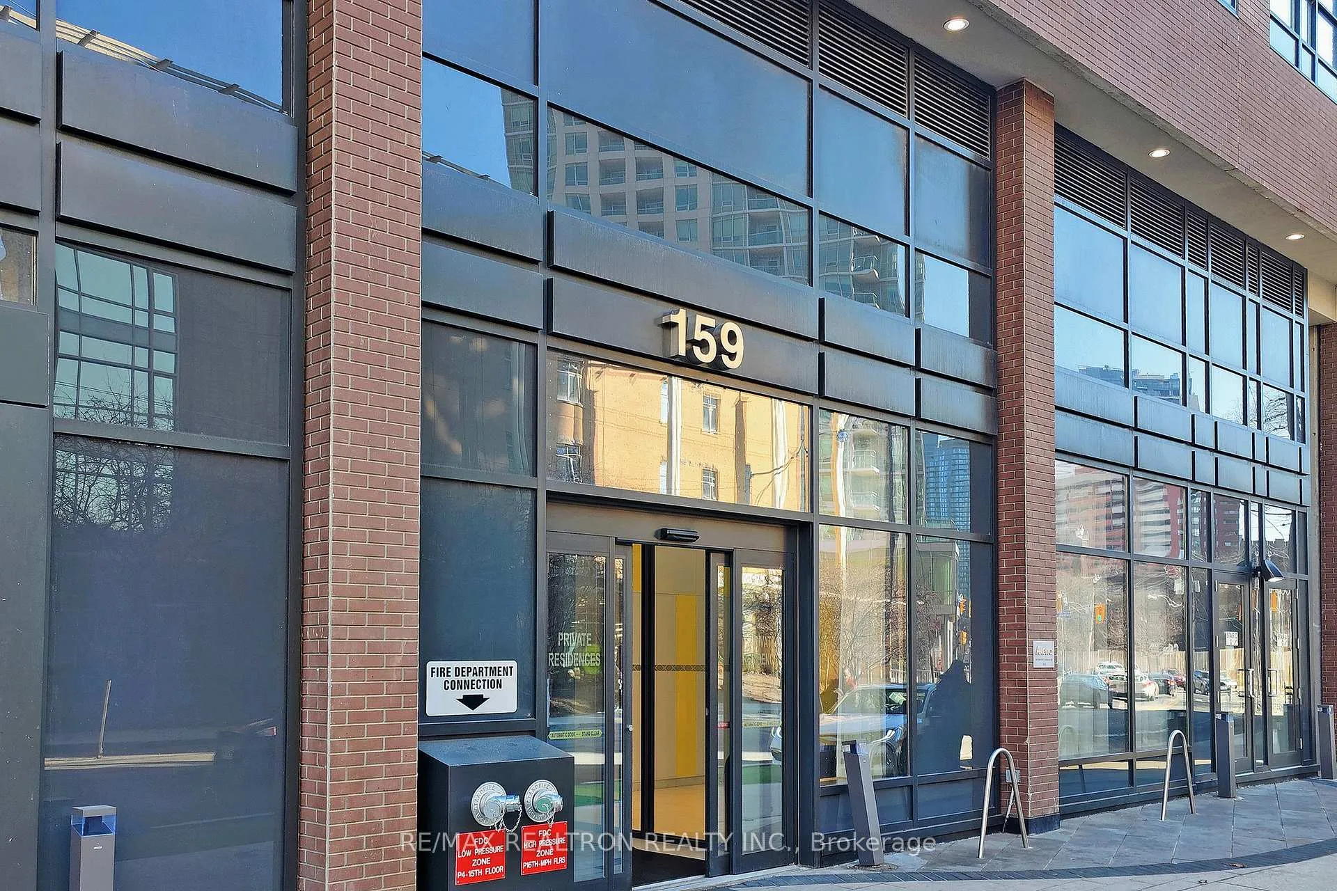 Photo 5 of Unit 908, 159 Wellesley Street E, Toronto, Cabbagetown-South St. James Town — HOMEH