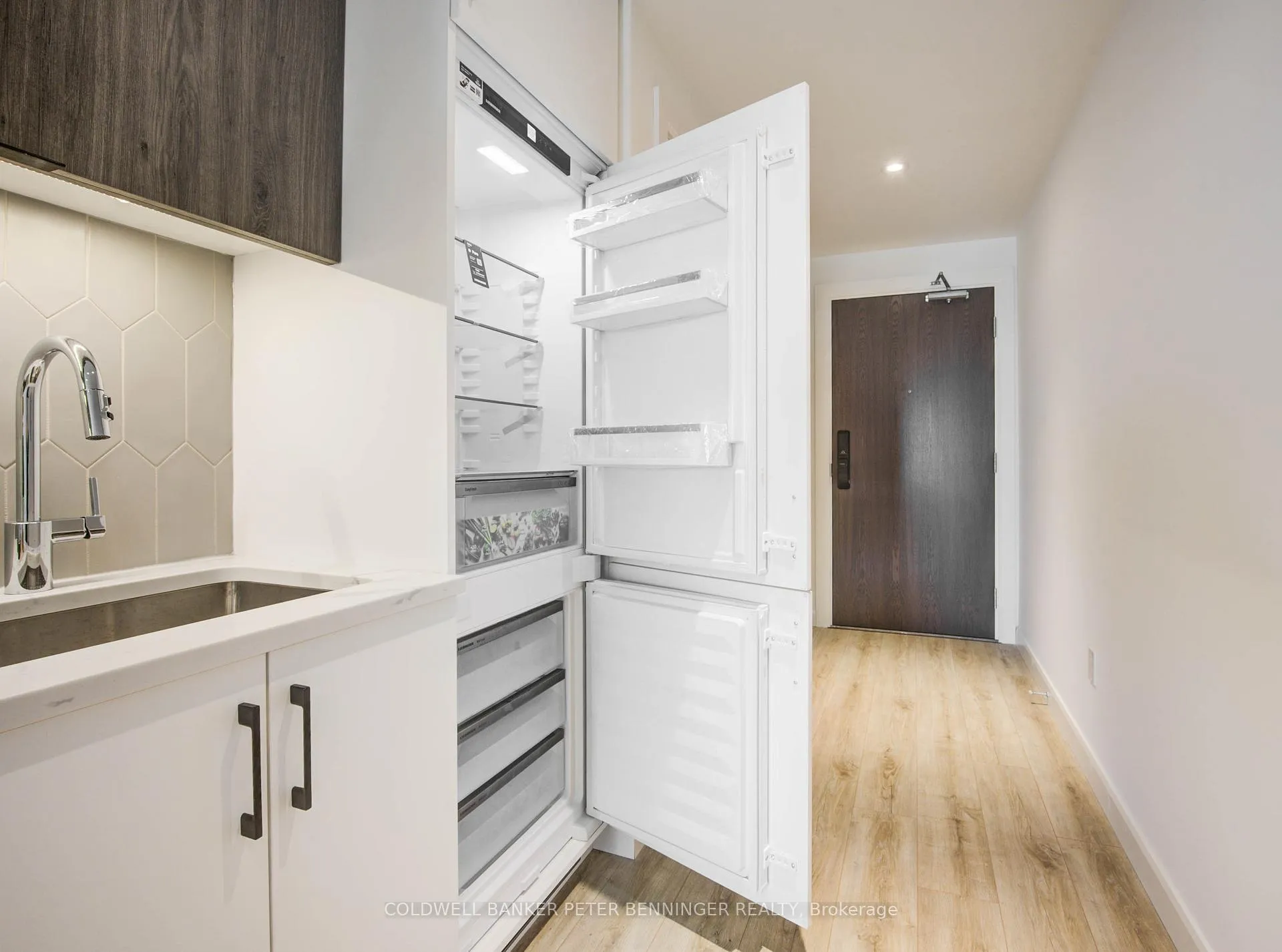 Photo 4 of Unit 1604, 741 King Street, Kitchener, KW Hospital — HOMEH