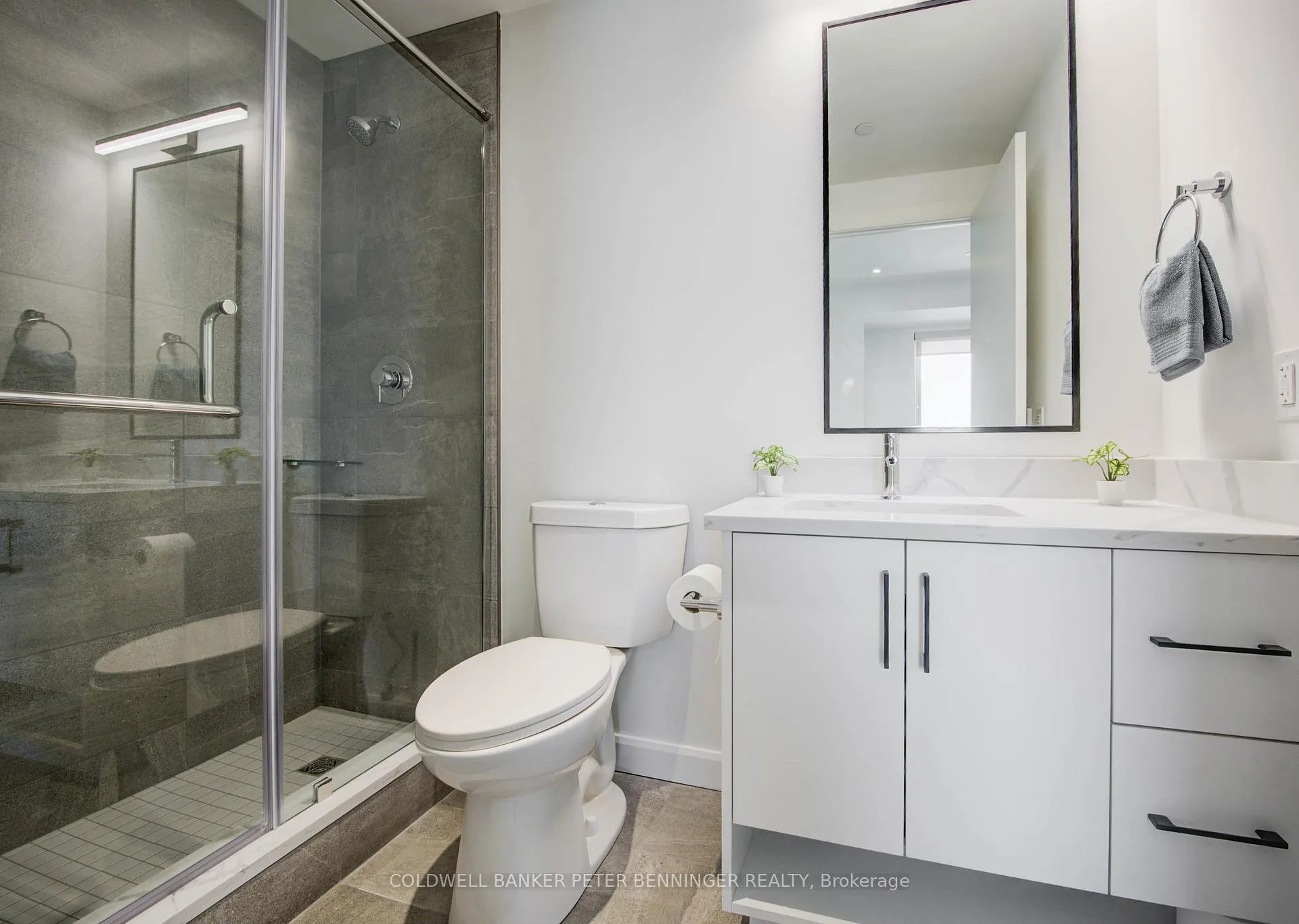 Photo 9 of Unit 1604, 741 King Street, Kitchener, KW Hospital — HOMEH
