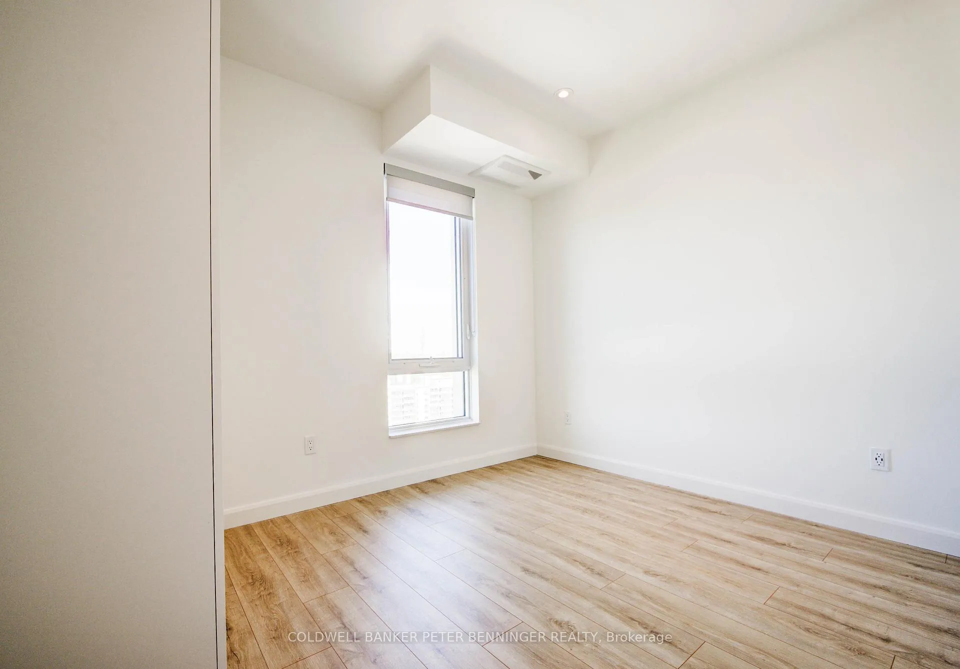Photo 10 of Unit 1604, 741 King Street, Kitchener, KW Hospital — HOMEH