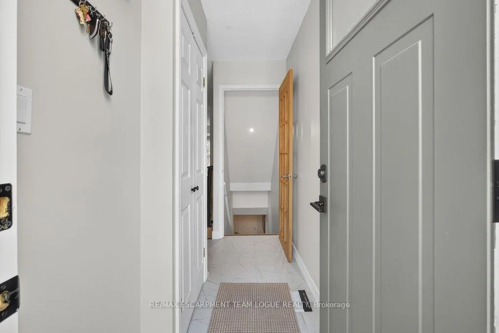 Photo 5 of Unit 105, 895 Maple Avenue, Burlington, Brant — HOMEH