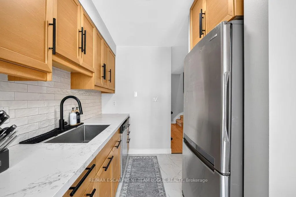 Photo 8 of Unit 105, 895 Maple Avenue, Burlington, Brant — HOMEH