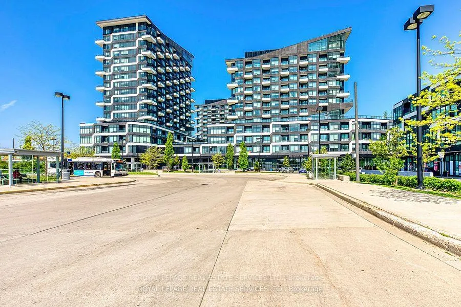 Front of Unit 516, 2485 Taunton Road
