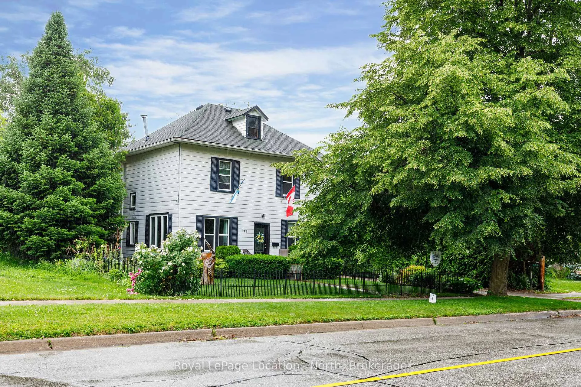 Photo 1 of 142 Marsh Street W, Blue Mountains — HOMEH