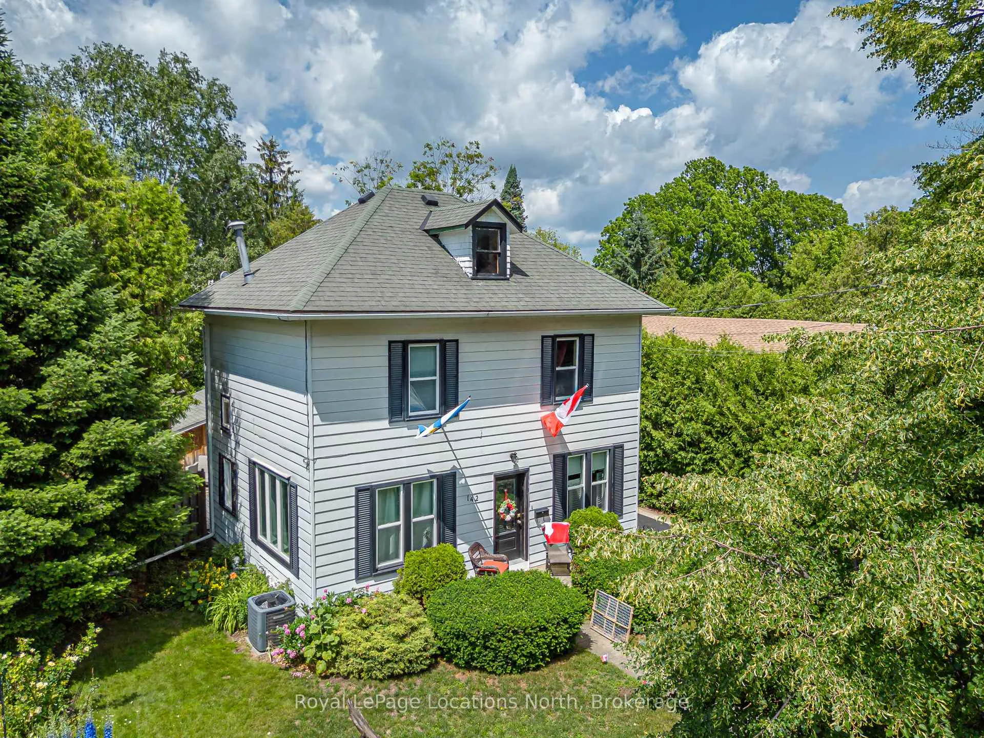 Photo 2 of 142 Marsh Street W, Blue Mountains — HOMEH