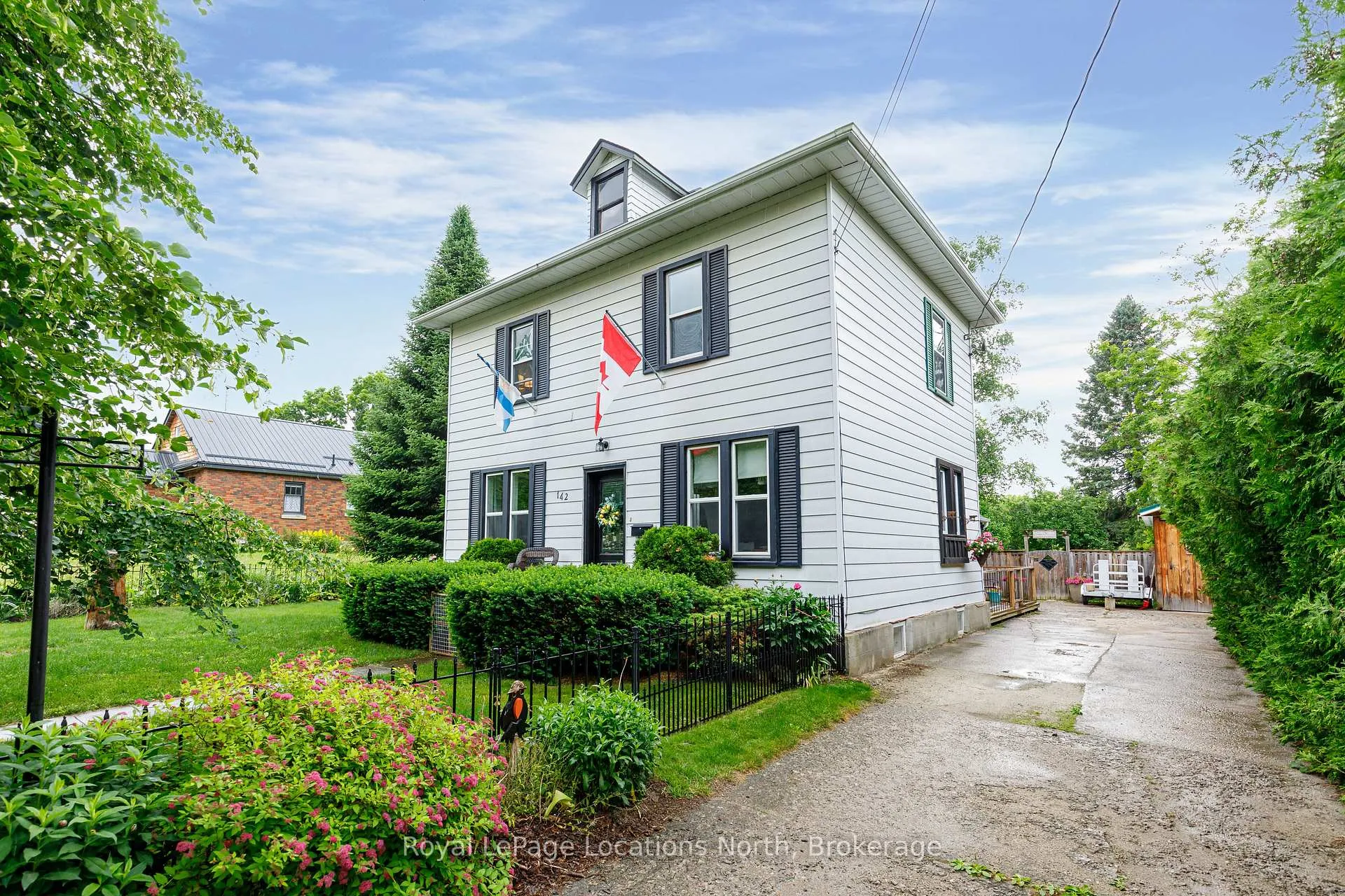 Photo 4 of 142 Marsh Street W, Blue Mountains — HOMEH
