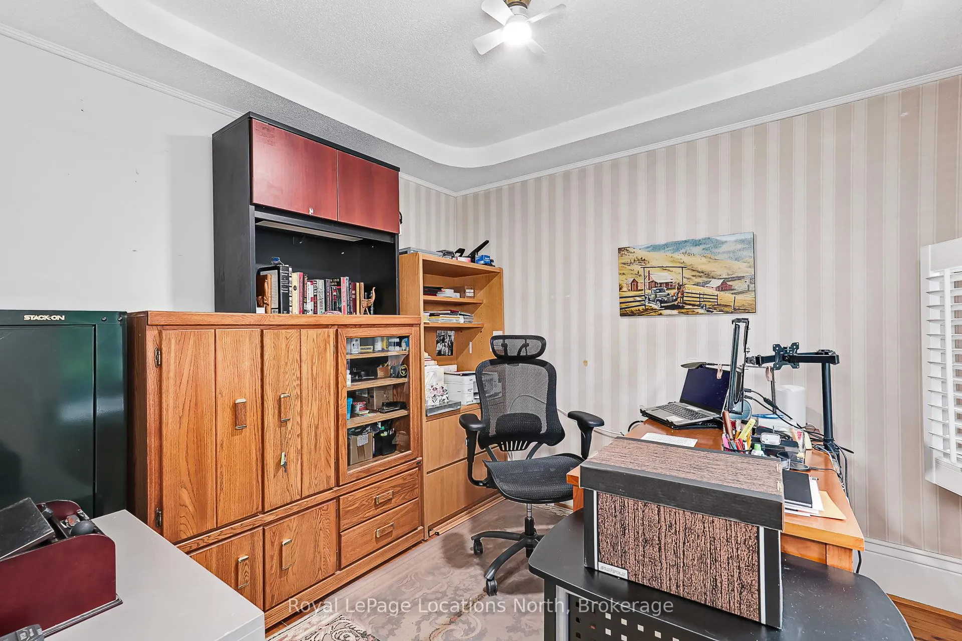 Photo 9 of 142 Marsh Street W, Blue Mountains — HOMEH