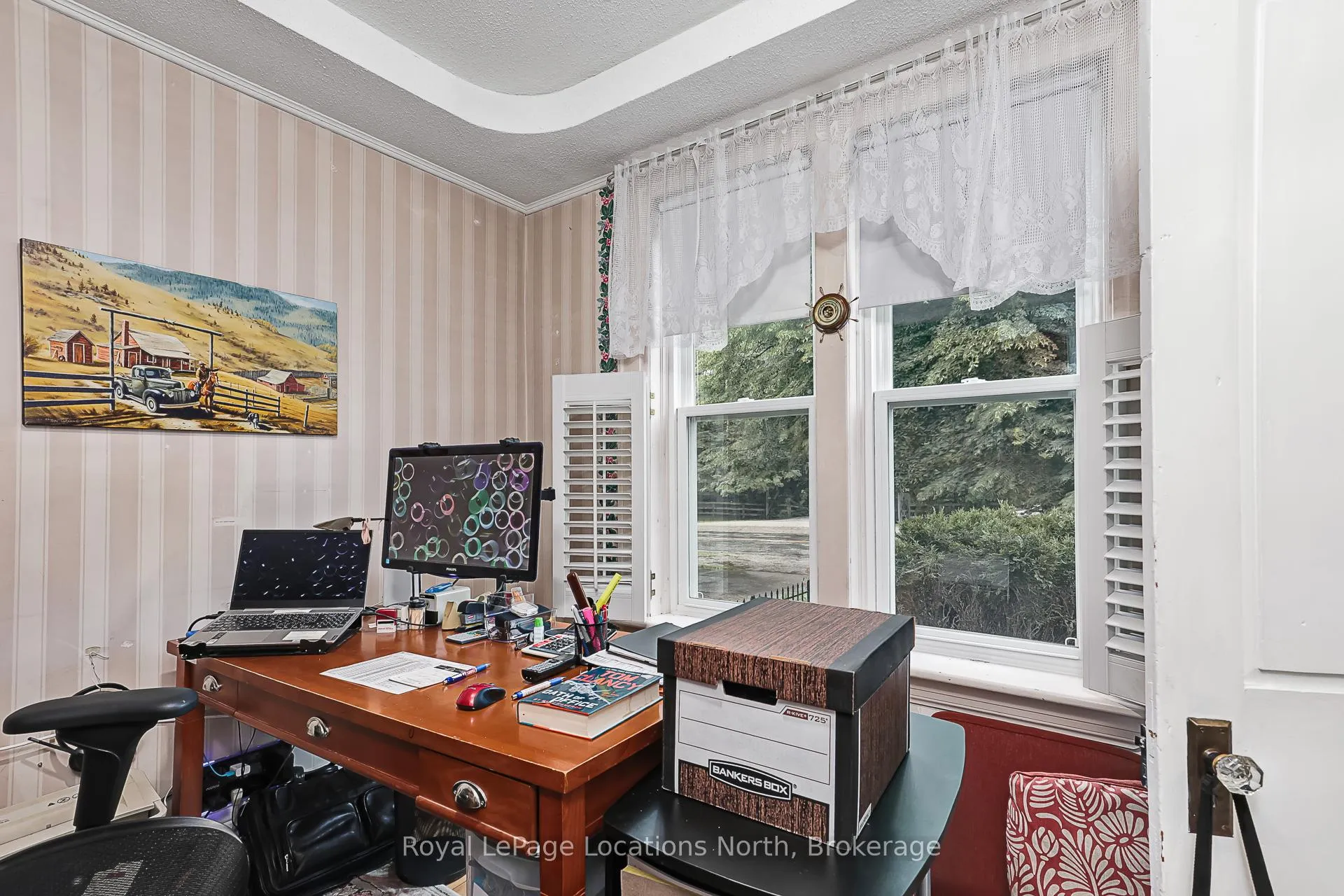 Photo 10 of 142 Marsh Street W, Blue Mountains — HOMEH