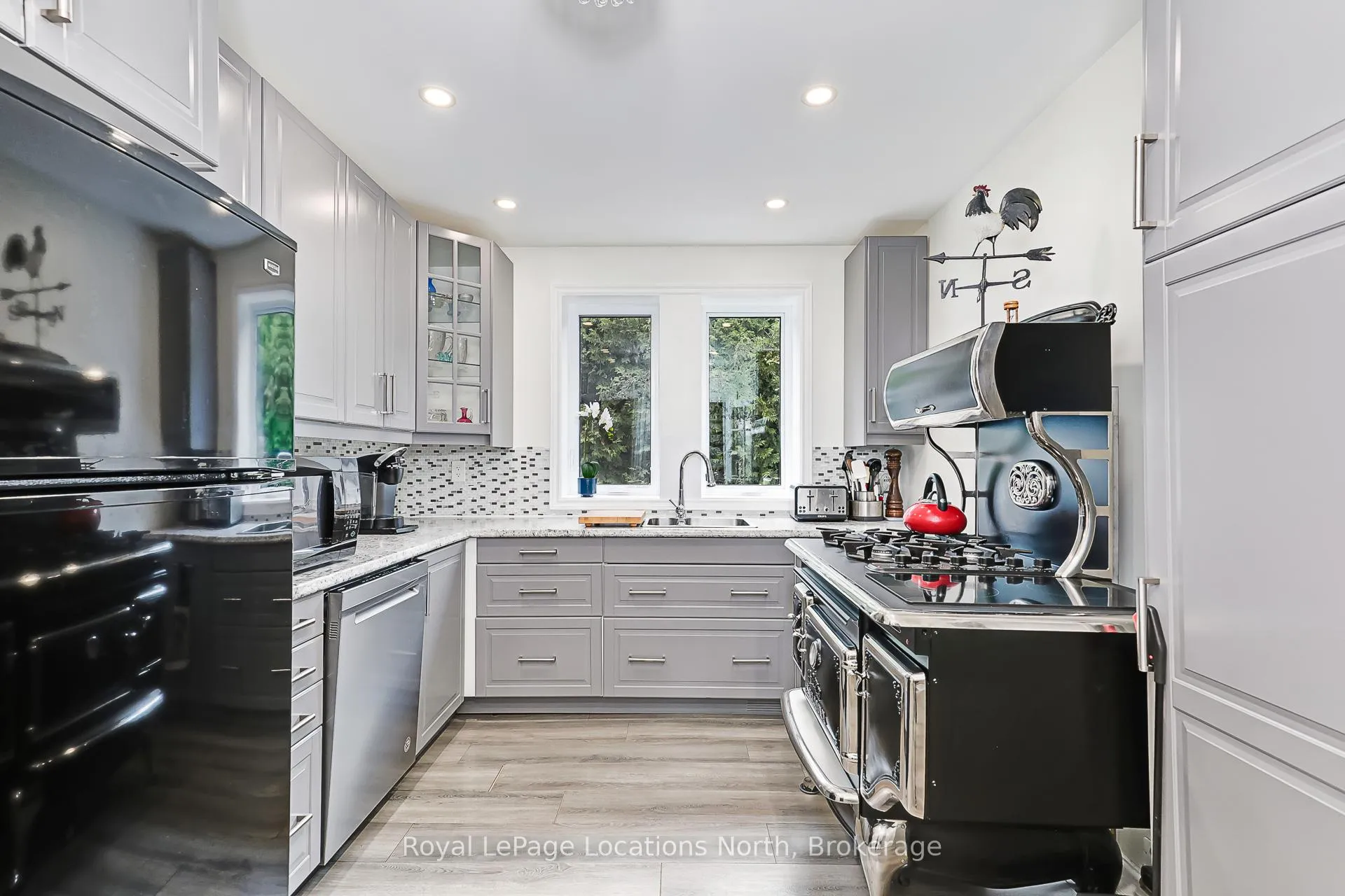 Photo 11 of 142 Marsh Street W, Blue Mountains — HOMEH
