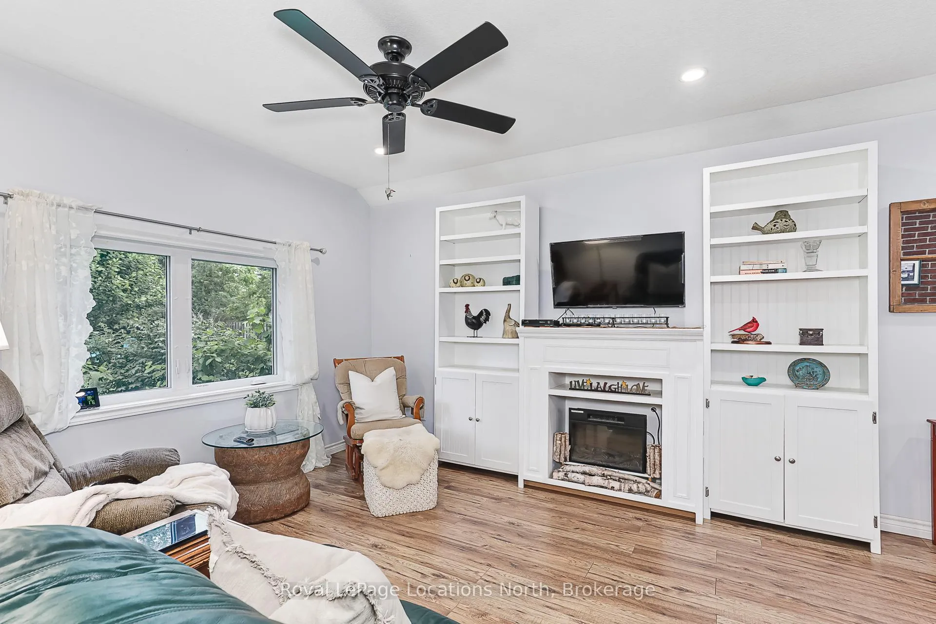 Photo 17 of 142 Marsh Street W, Blue Mountains — HOMEH