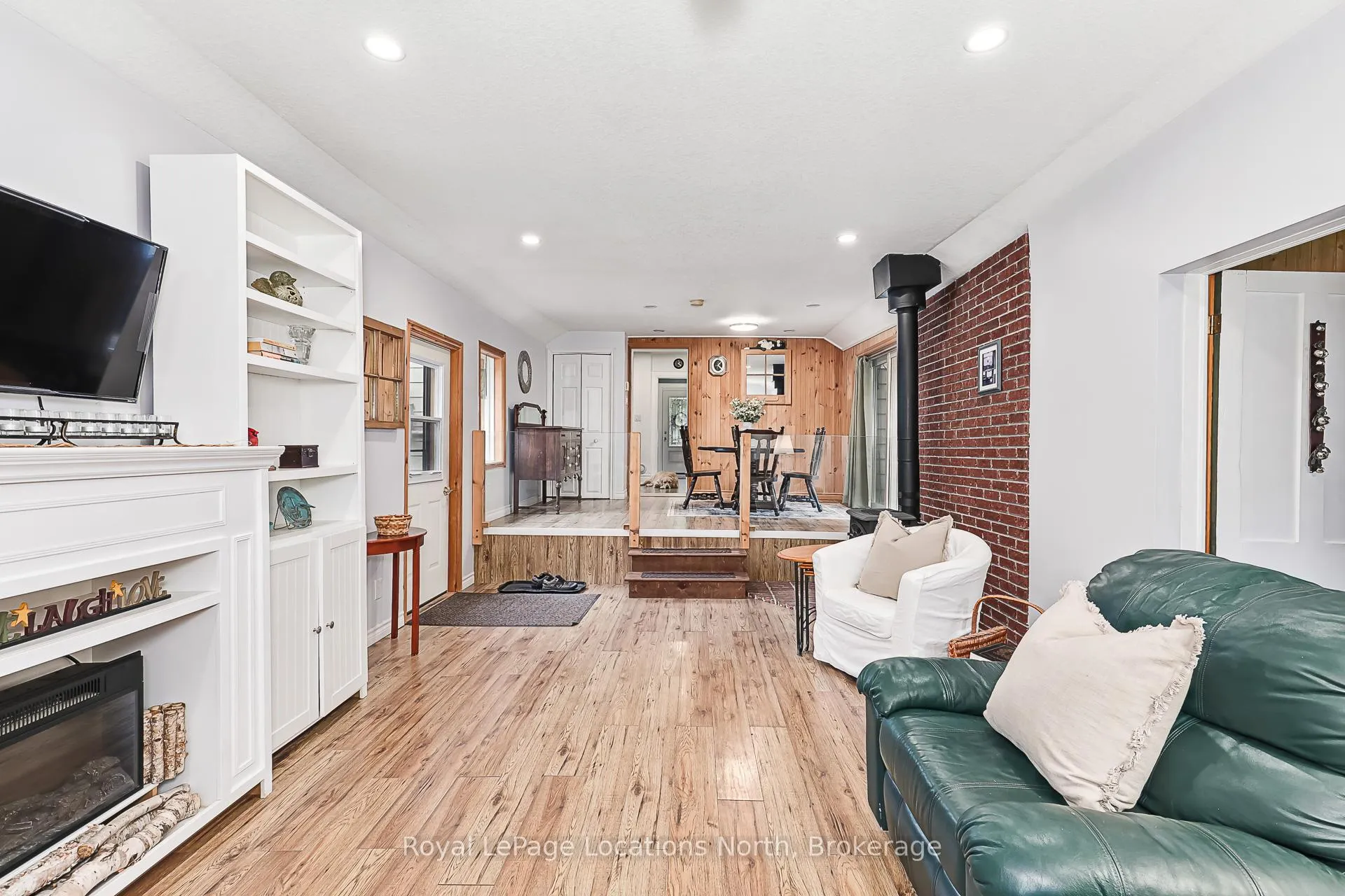 Photo 18 of 142 Marsh Street W, Blue Mountains — HOMEH