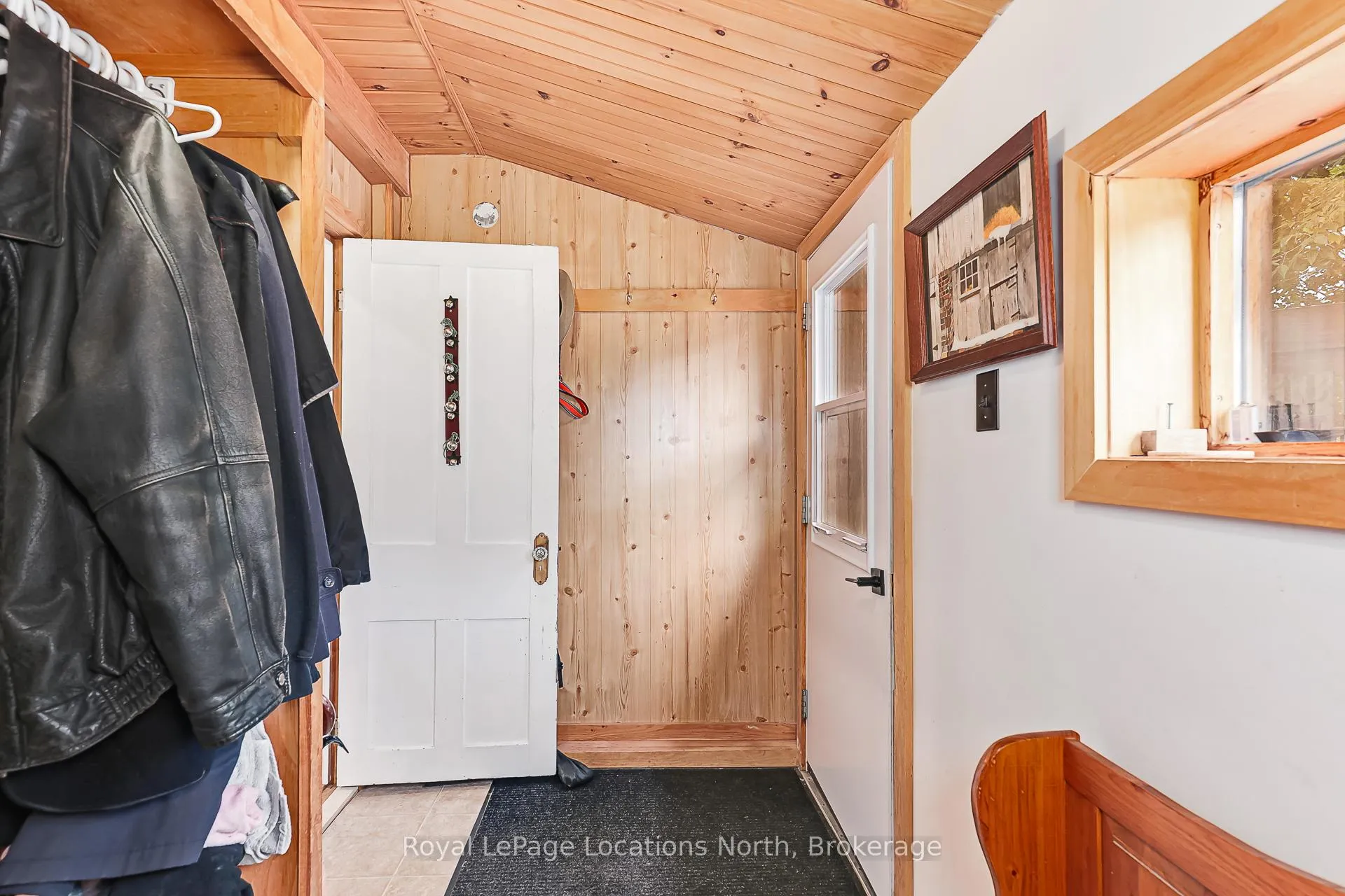 Photo 20 of 142 Marsh Street W, Blue Mountains — HOMEH