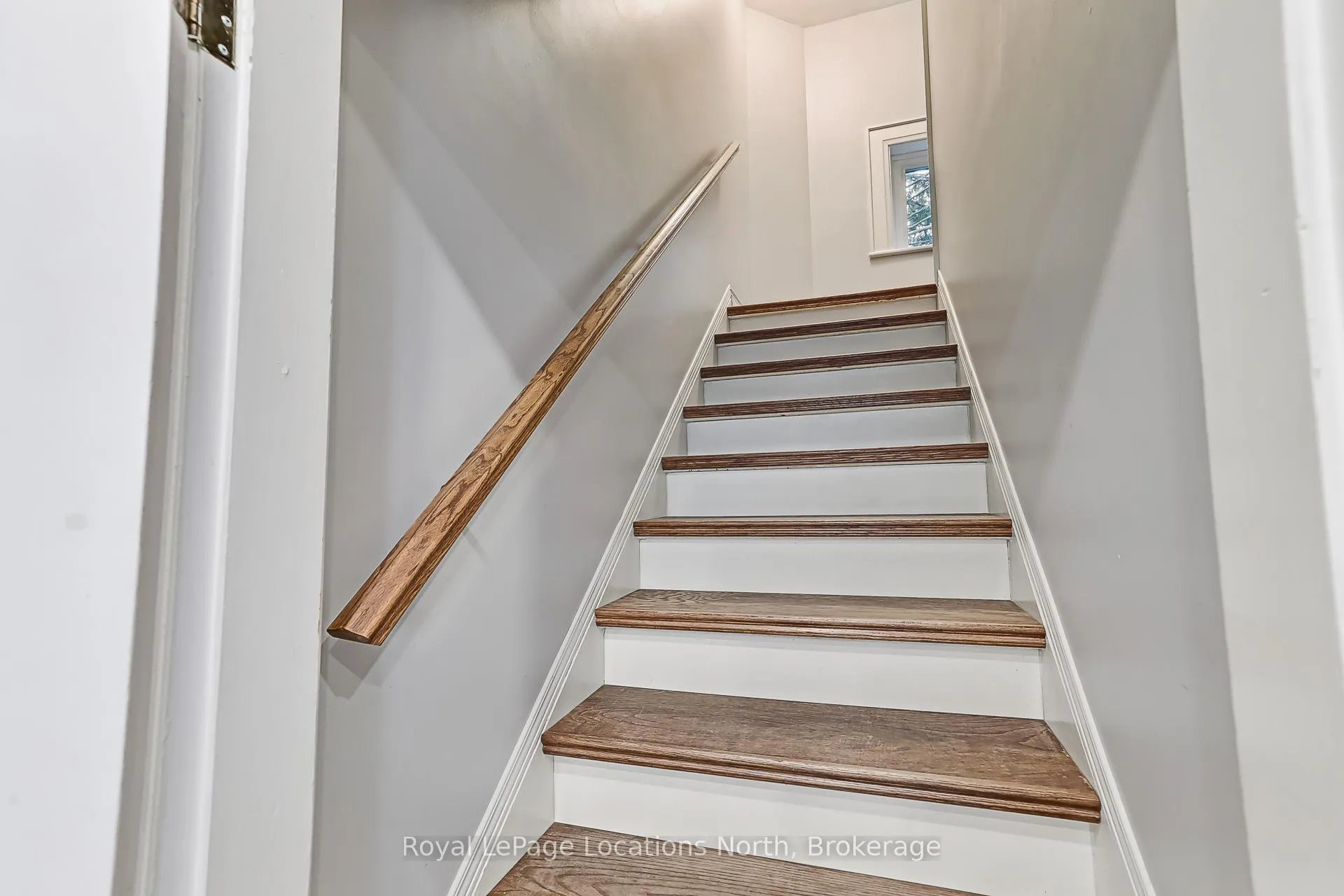 Photo 21 of 142 Marsh Street W, Blue Mountains — HOMEH