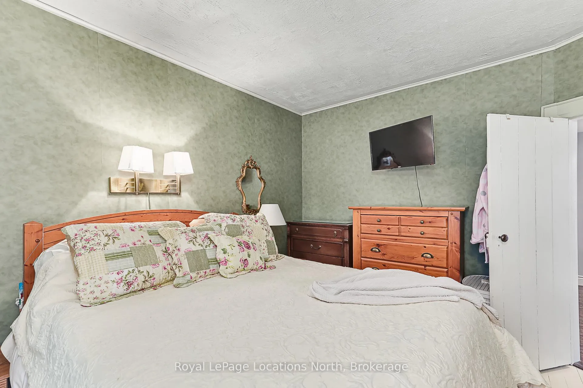 Photo 23 of 142 Marsh Street W, Blue Mountains — HOMEH
