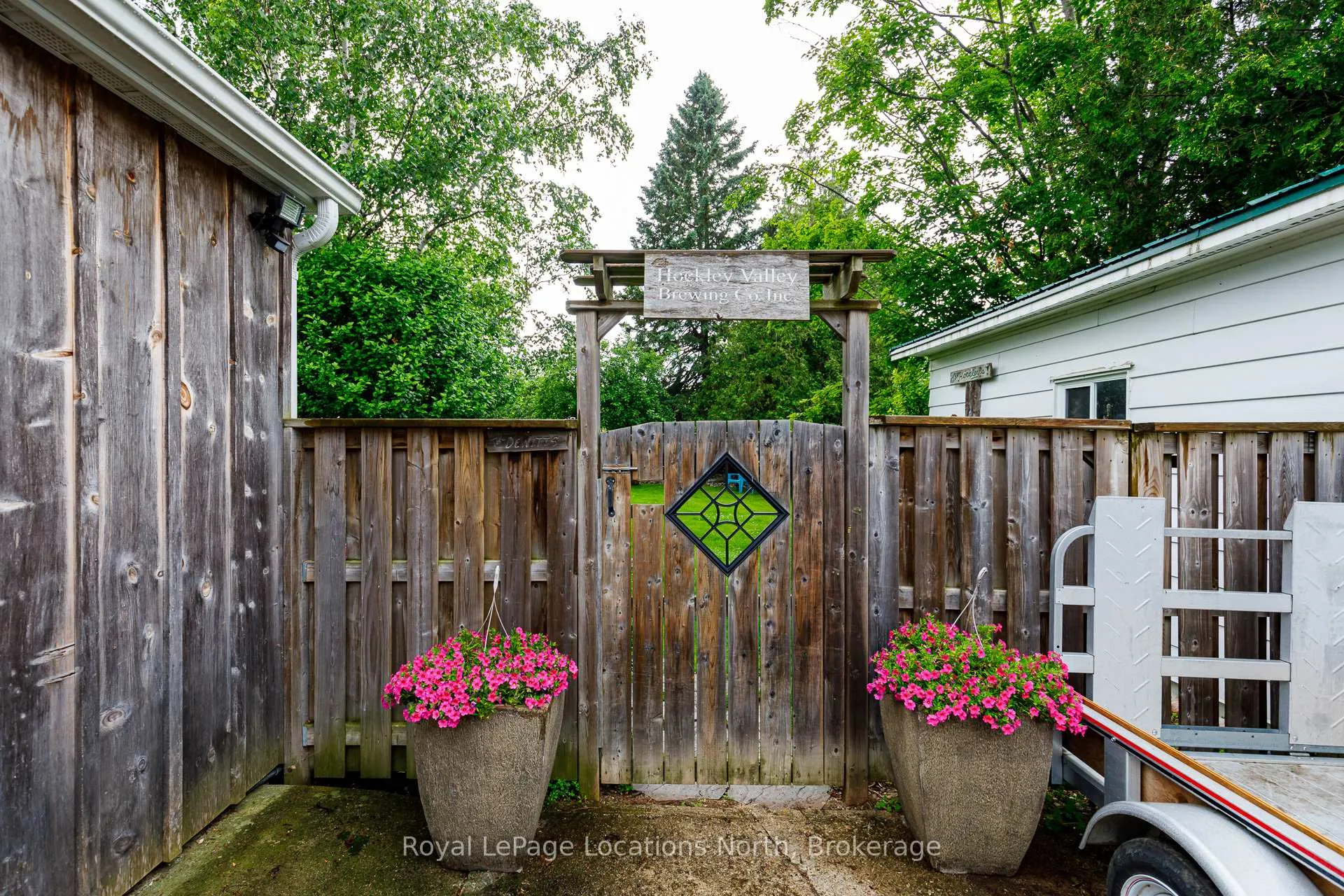 Photo 30 of 142 Marsh Street W, Blue Mountains — HOMEH