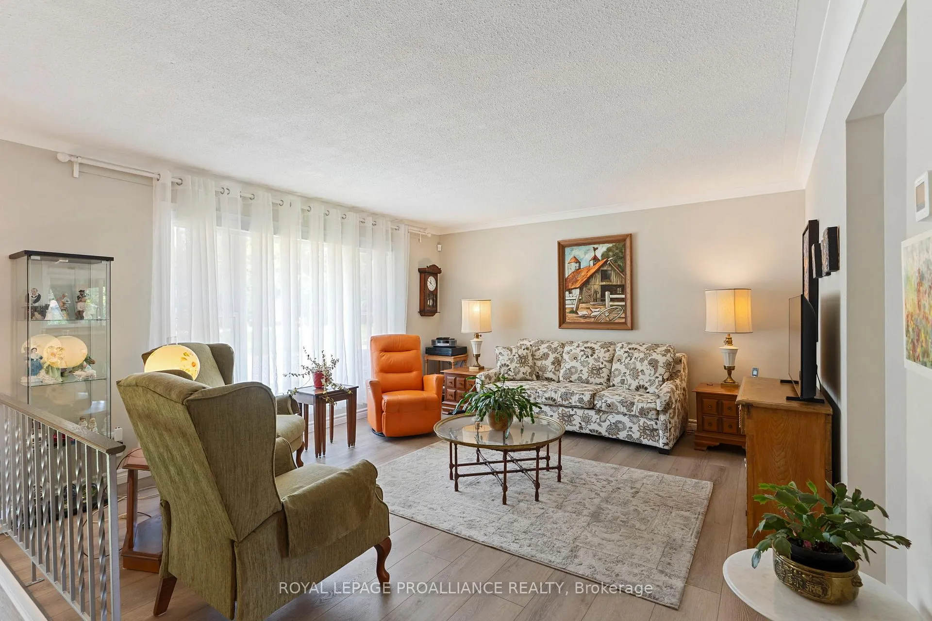 Photo 5 of 795 Laurier Boulevard, Brockville, Brockville — HOMEH
