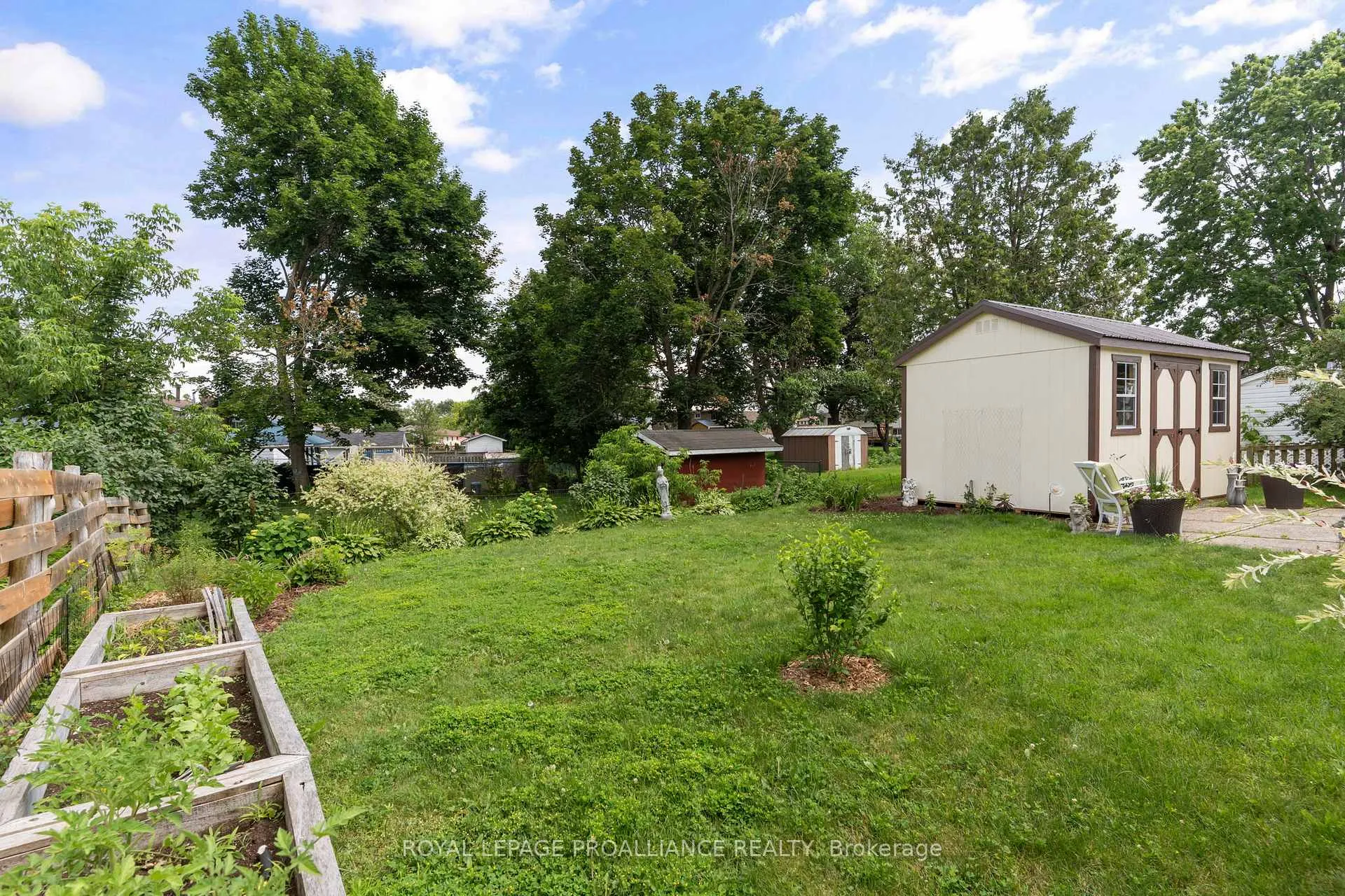 Photo 39 of 795 Laurier Boulevard, Brockville, Brockville — HOMEH