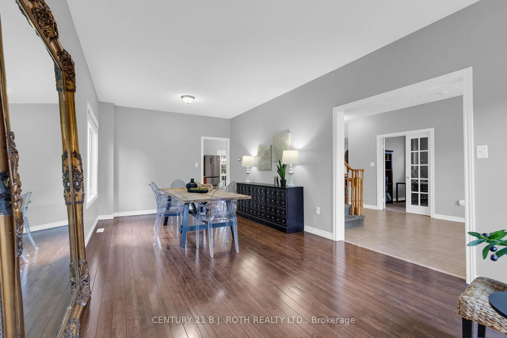 Photo 6 of 22 Silvercreek Crescent, Barrie, Ardagh — HOMEH