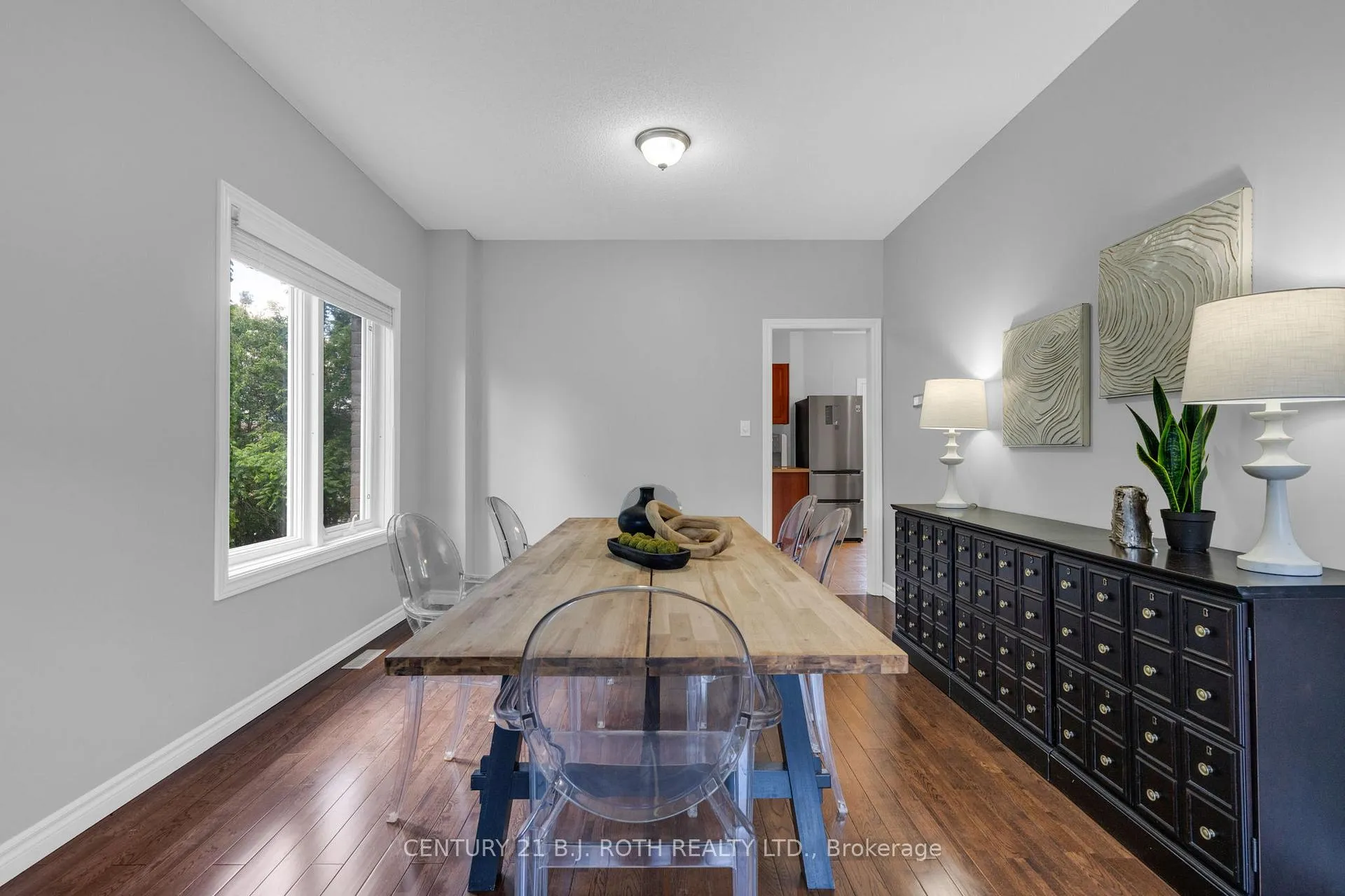 Photo 7 of 22 Silvercreek Crescent, Barrie, Ardagh — HOMEH