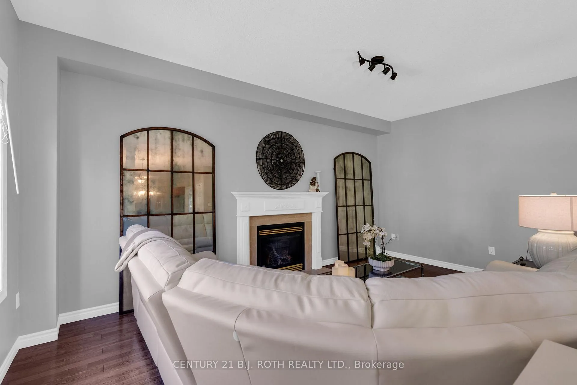 Photo 14 of 22 Silvercreek Crescent, Barrie, Ardagh — HOMEH