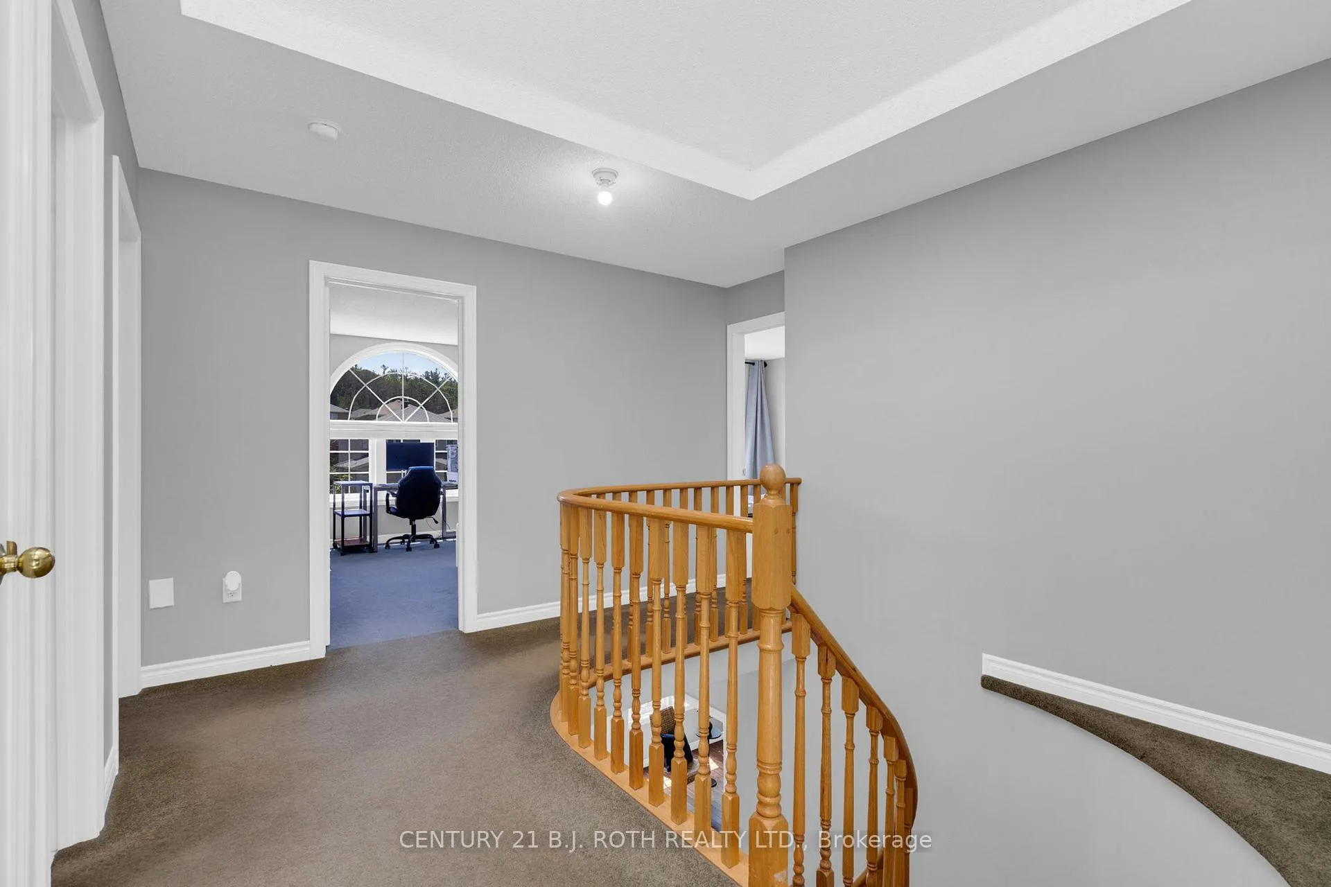Photo 18 of 22 Silvercreek Crescent, Barrie, Ardagh — HOMEH