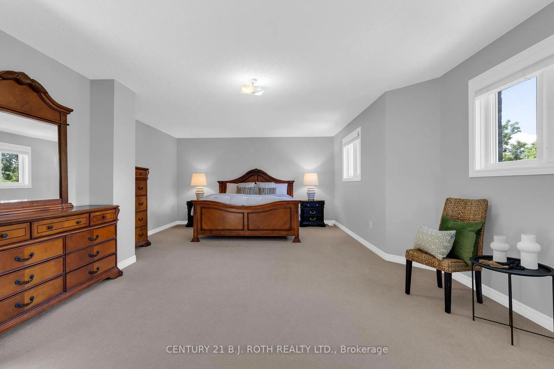 Photo 19 of 22 Silvercreek Crescent, Barrie, Ardagh — HOMEH