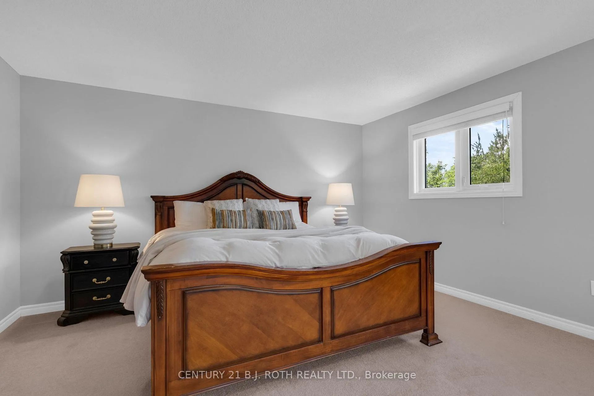 Photo 20 of 22 Silvercreek Crescent, Barrie, Ardagh — HOMEH