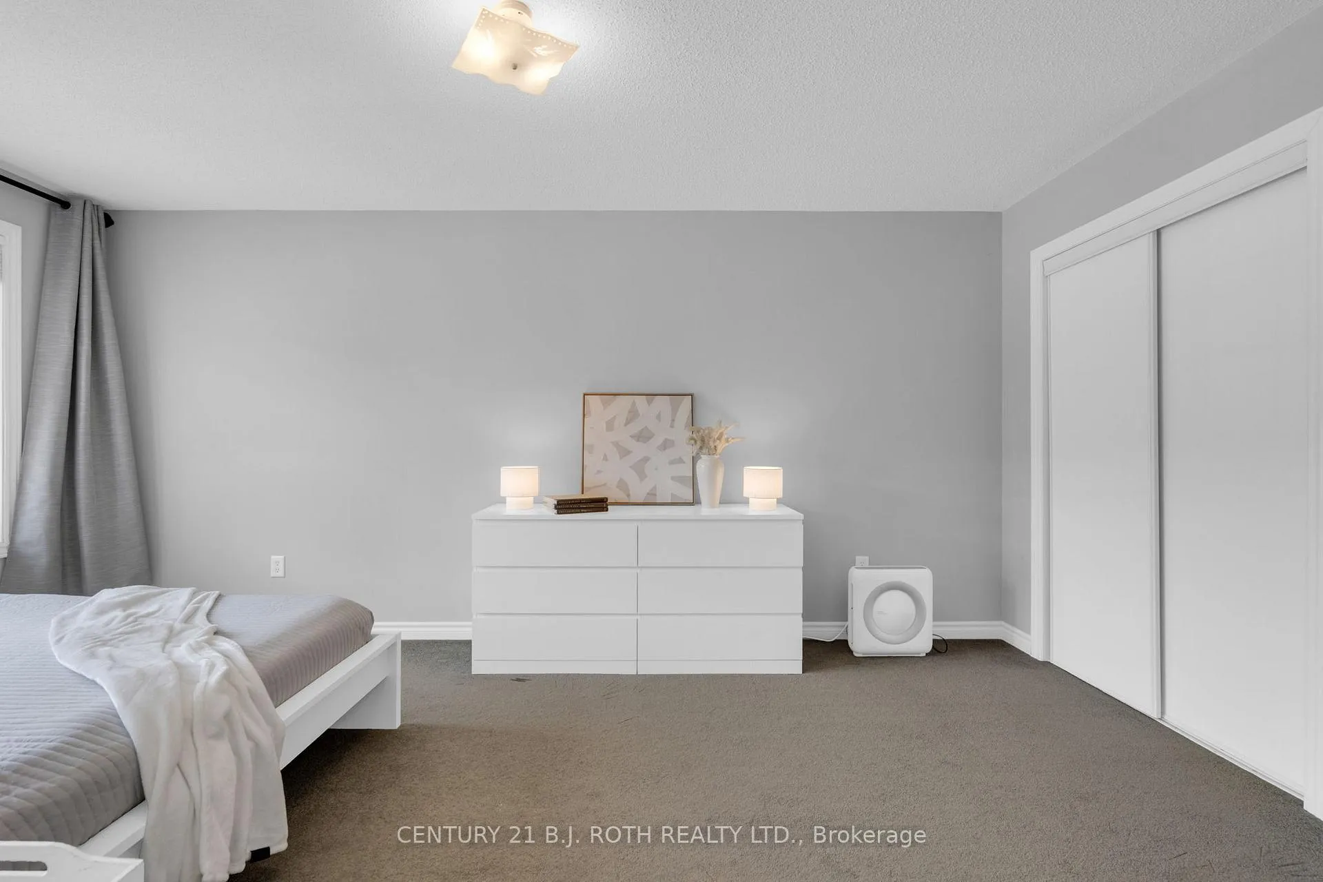 Photo 24 of 22 Silvercreek Crescent, Barrie, Ardagh — HOMEH