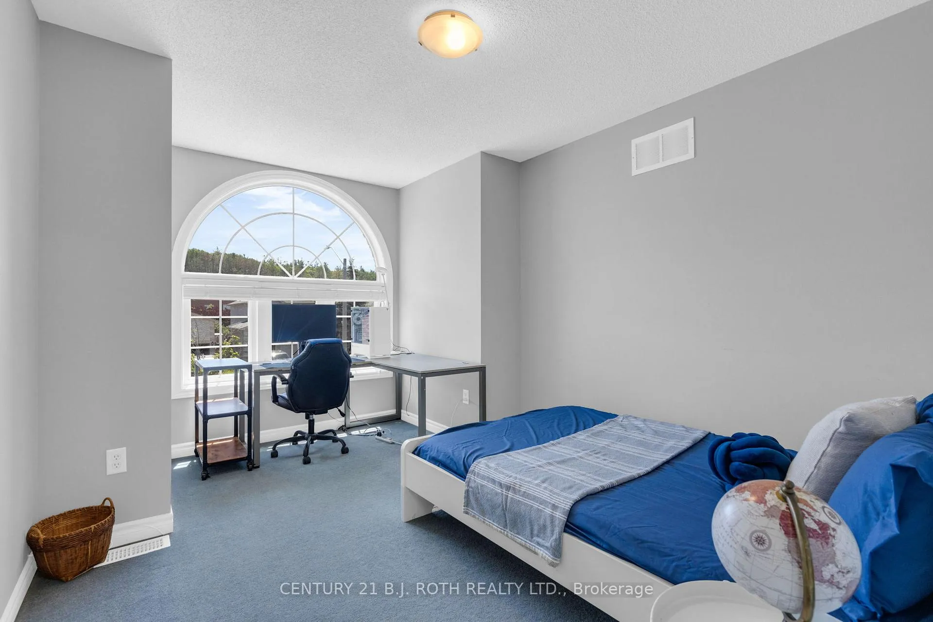 Photo 26 of 22 Silvercreek Crescent, Barrie, Ardagh — HOMEH
