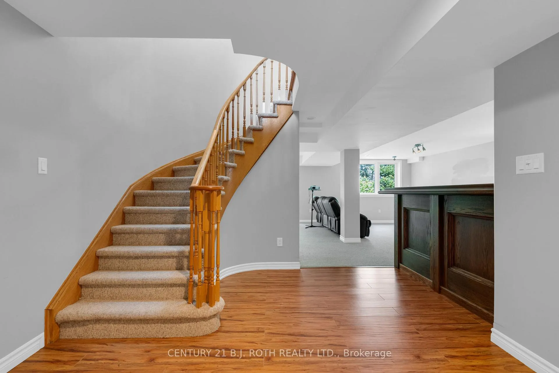 Photo 30 of 22 Silvercreek Crescent, Barrie, Ardagh — HOMEH