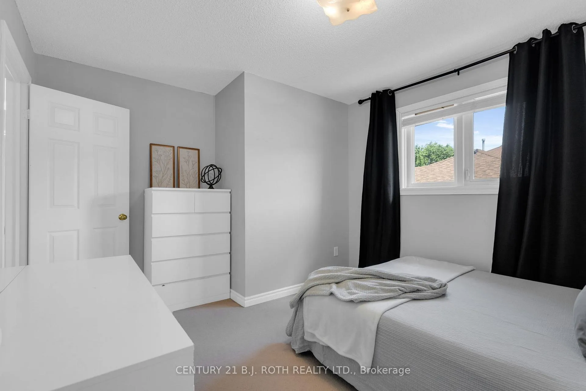 Photo 35 of 22 Silvercreek Crescent, Barrie, Ardagh — HOMEH