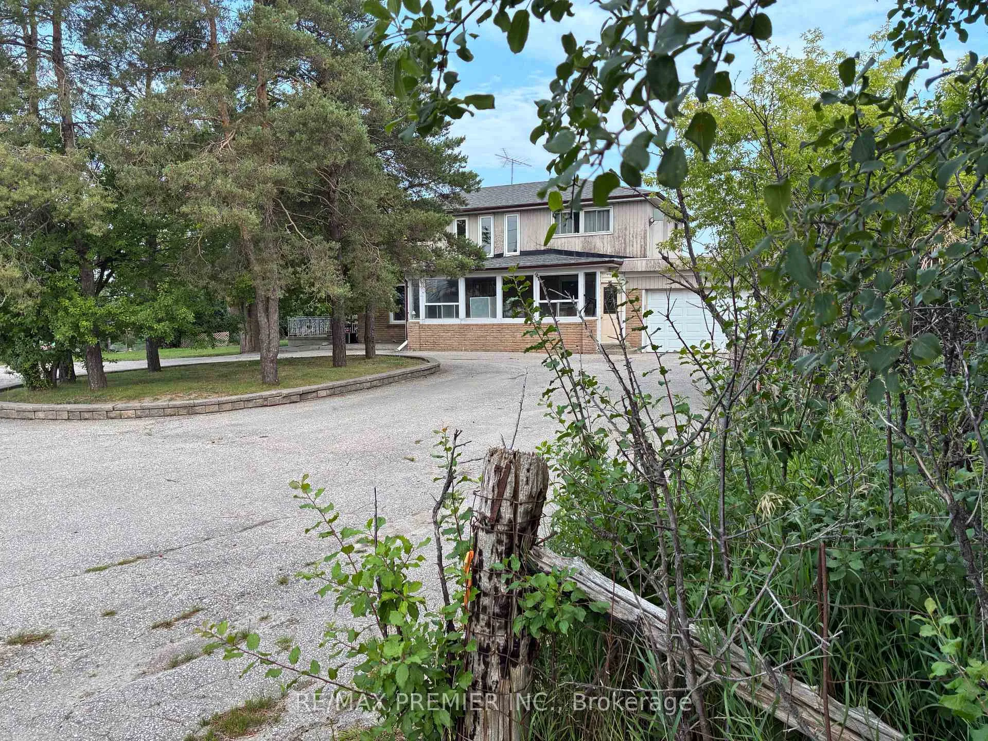 Photo 2 of 7930 Mayfield Road, Caledon, Rural Caledon — HOMEH