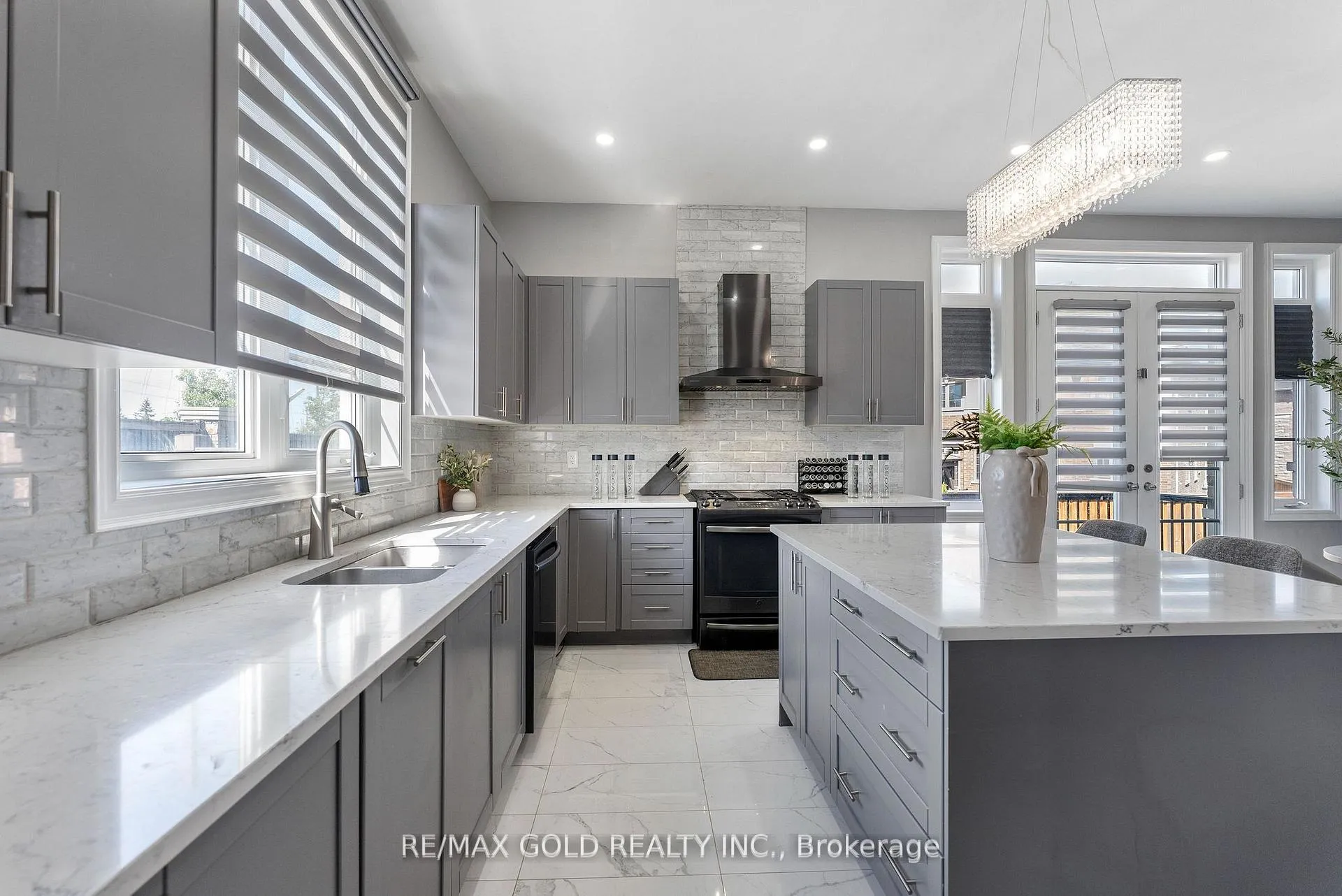 Photo 15 of 97 Gordon Randle Drive, Brampton, Toronto Gore Rural Estate — HOMEH