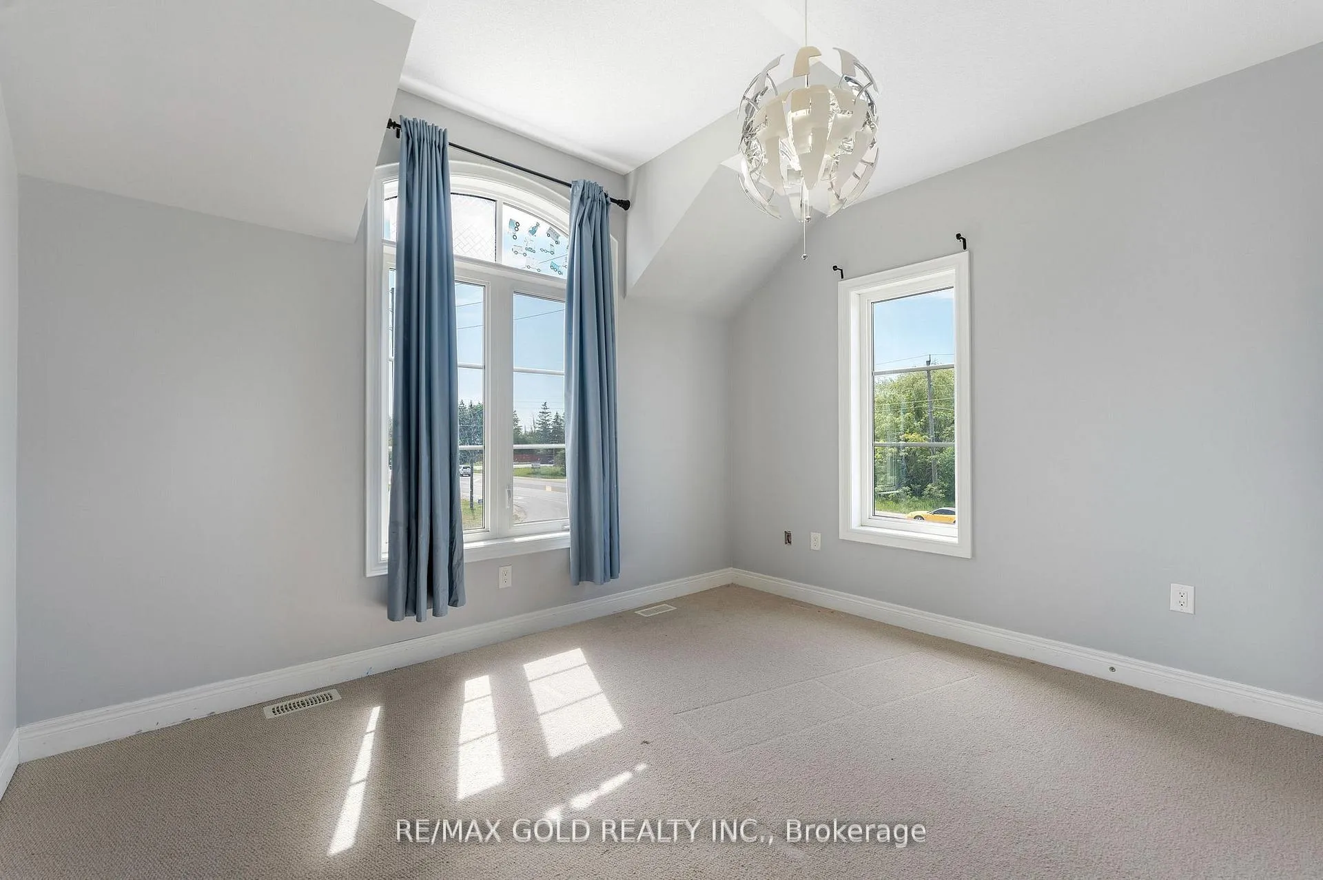 Photo 28 of 97 Gordon Randle Drive, Brampton, Toronto Gore Rural Estate — HOMEH