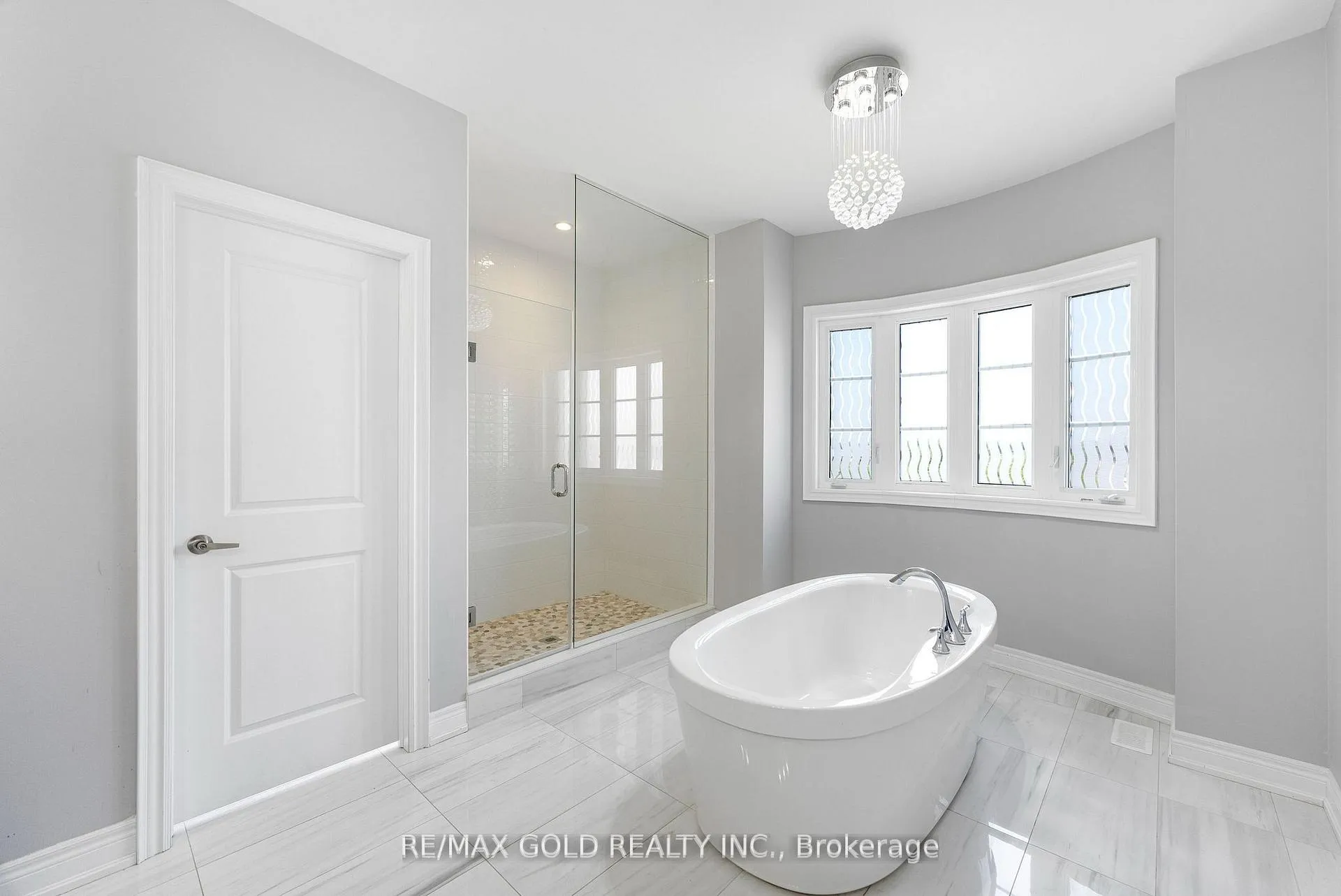 Photo 32 of 97 Gordon Randle Drive, Brampton, Toronto Gore Rural Estate — HOMEH